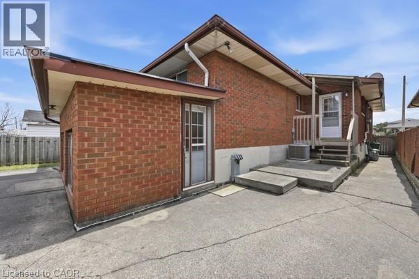 957 Stone Church Road E, Hamilton, ON - Outdoor With Exterior