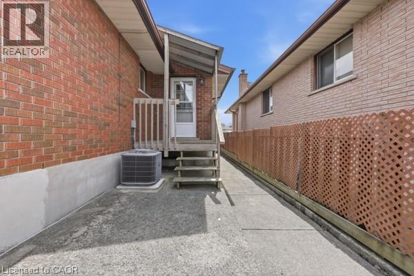 957 Stone Church Road E, Hamilton, ON - Outdoor With Exterior
