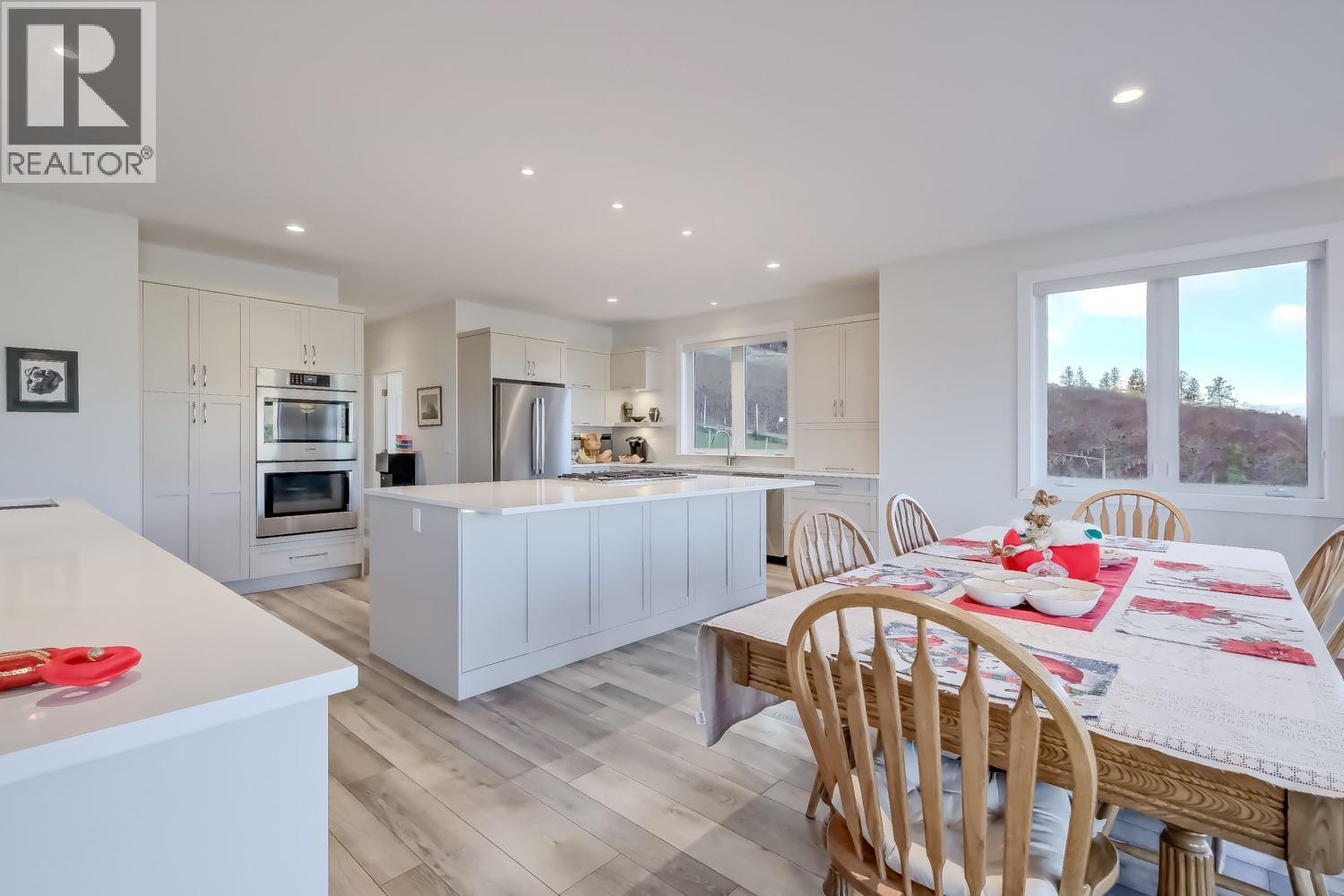 2241 Rojem Road, Kelowna, BC - Indoor