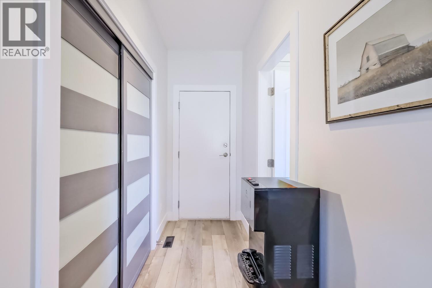 2241 Rojem Road, Kelowna, BC - Indoor Photo Showing Other Room