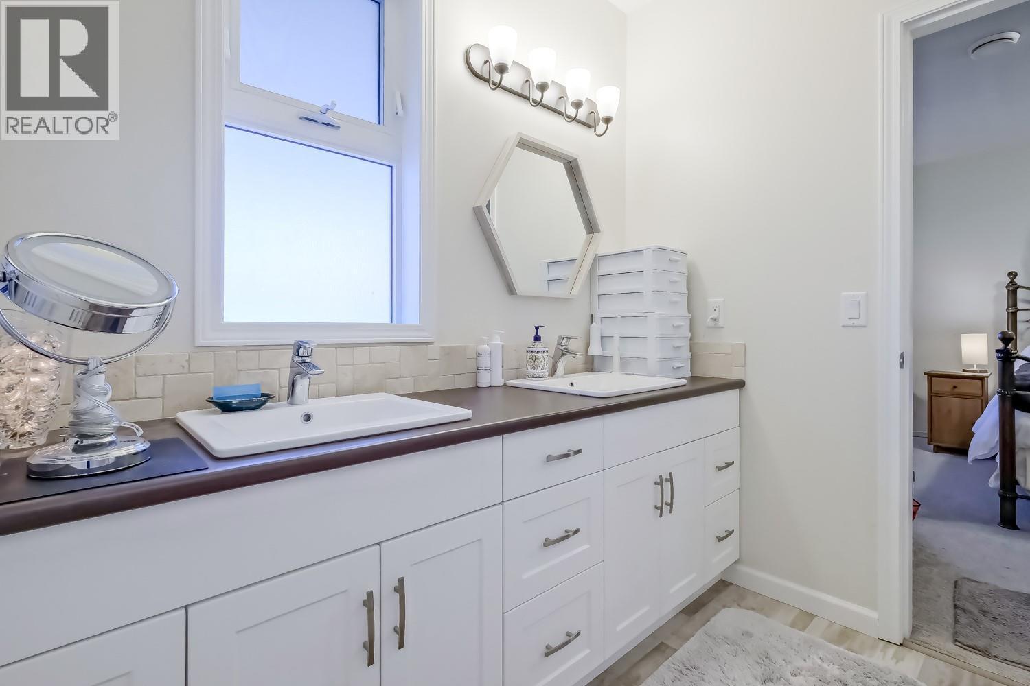 Lower Level Ensuite - 2241 Rojem Road, Kelowna, BC - Indoor Photo Showing Bathroom