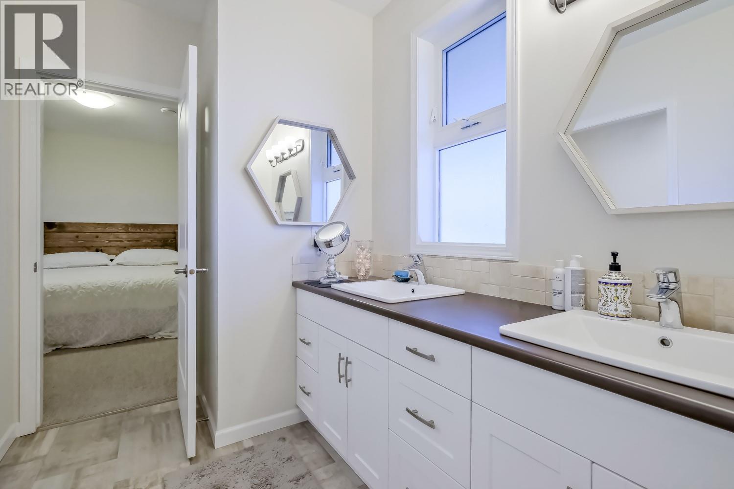 Lower Level Ensuite - 2241 Rojem Road, Kelowna, BC - Indoor Photo Showing Bathroom