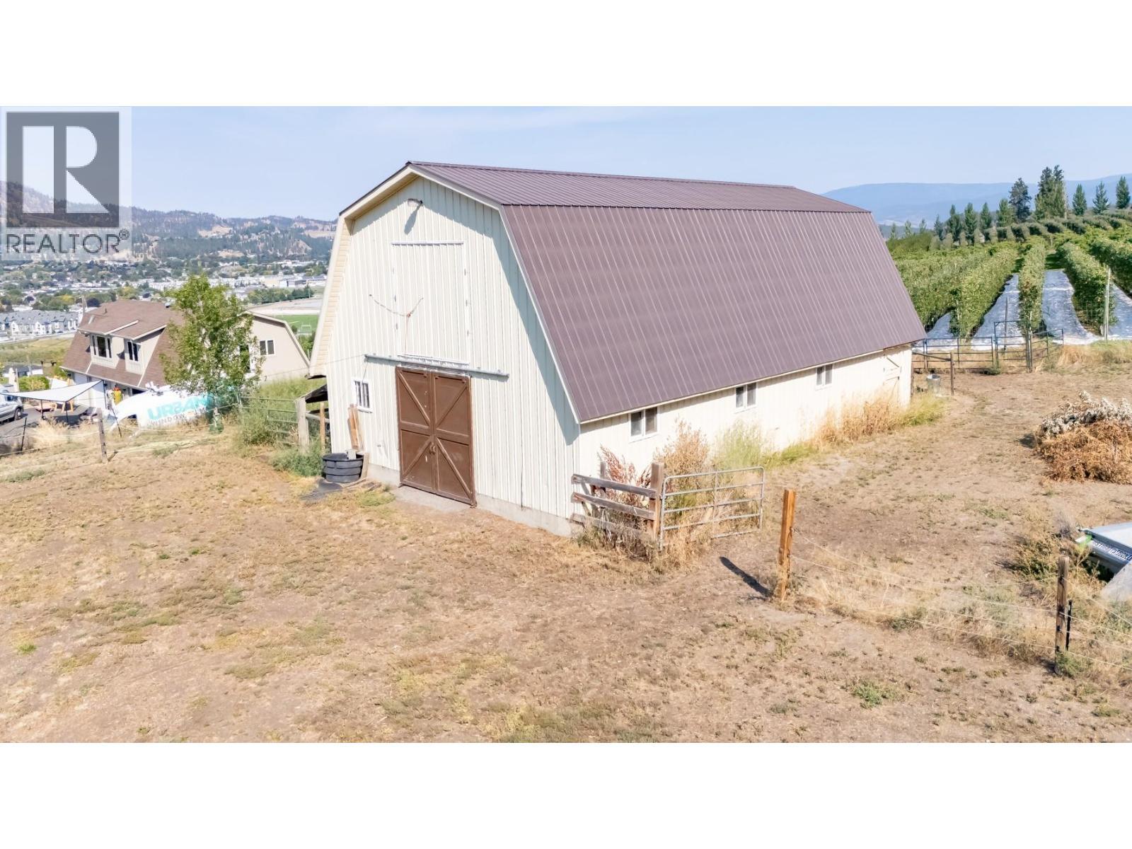 Huge Barn - 2241 Rojem Road, Kelowna, BC - Outdoor