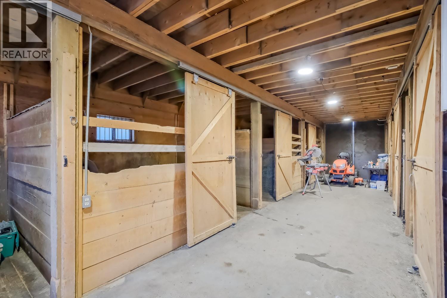 Barn Stalls - 2241 Rojem Road, Kelowna, BC - Indoor