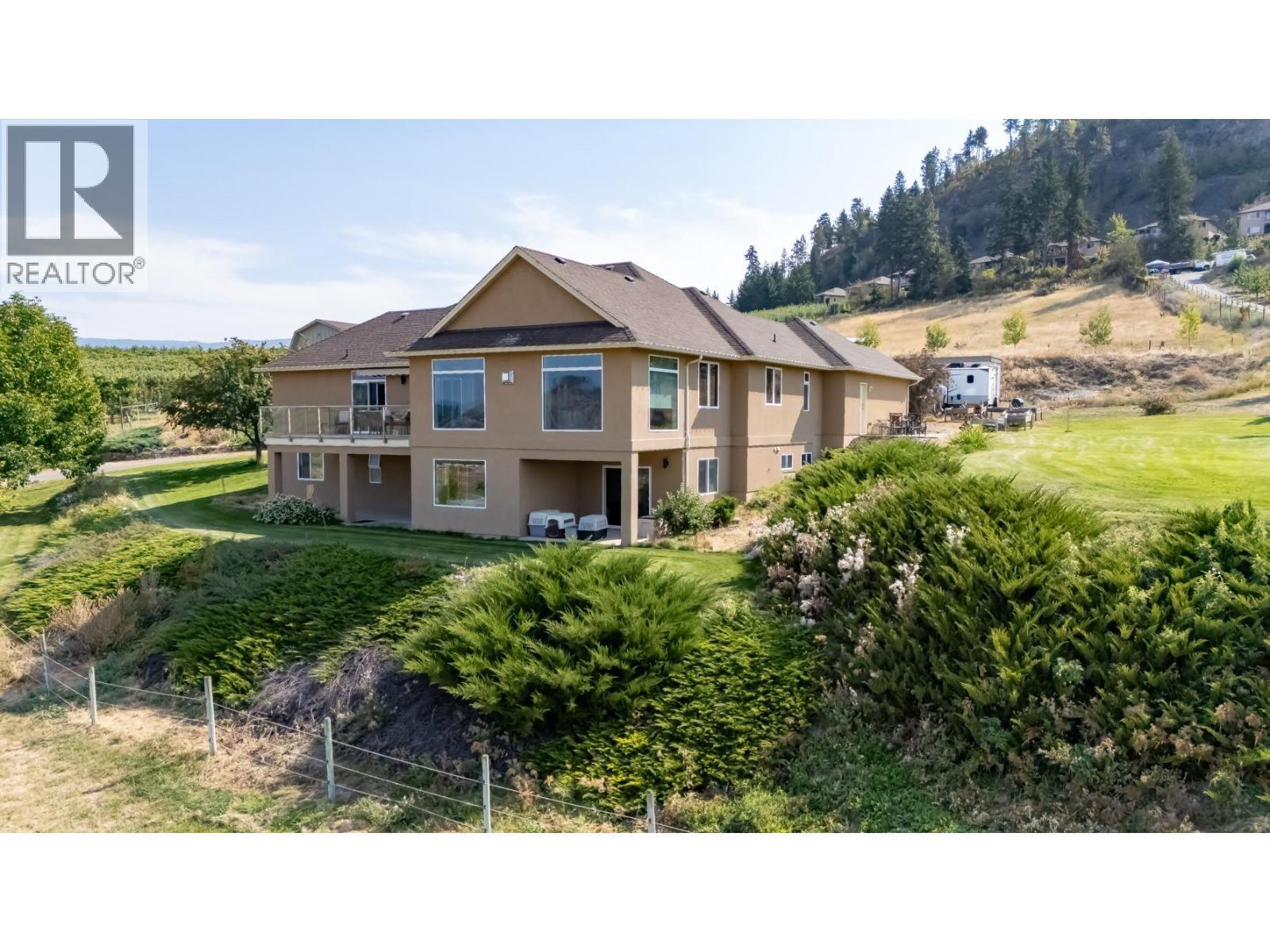 2241 Rojem Road, Kelowna, BC - Outdoor