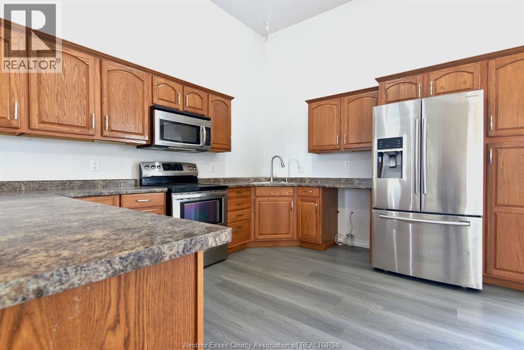1502 Mersea Rd D, Leamington, ON - Indoor Photo Showing Kitchen