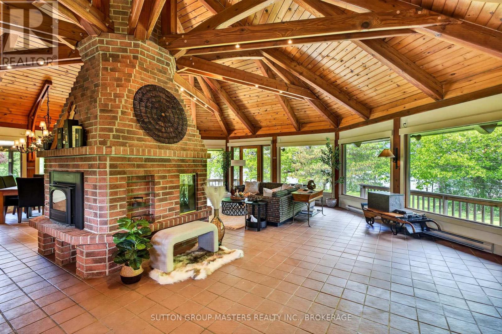 314 Baseline Road, Frontenac Islands (Howe Island), ON - With Fireplace
