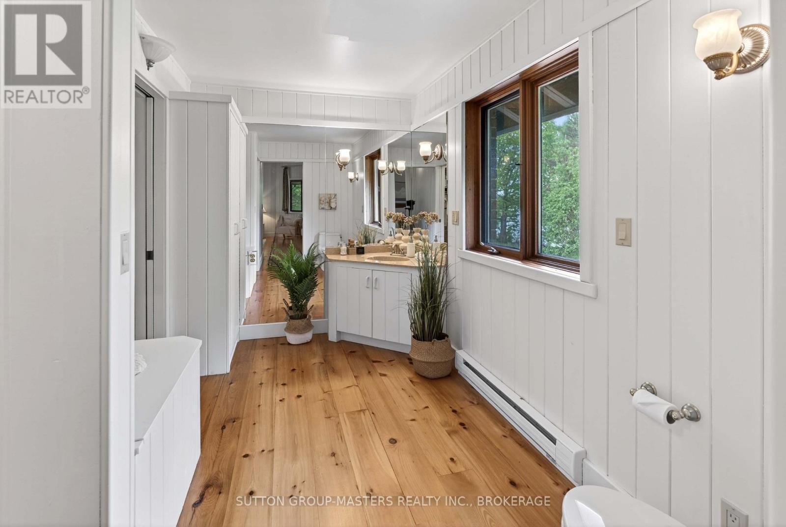 314 Baseline Road, Frontenac Islands (Howe Island), ON - Indoor Photo Showing Other Room