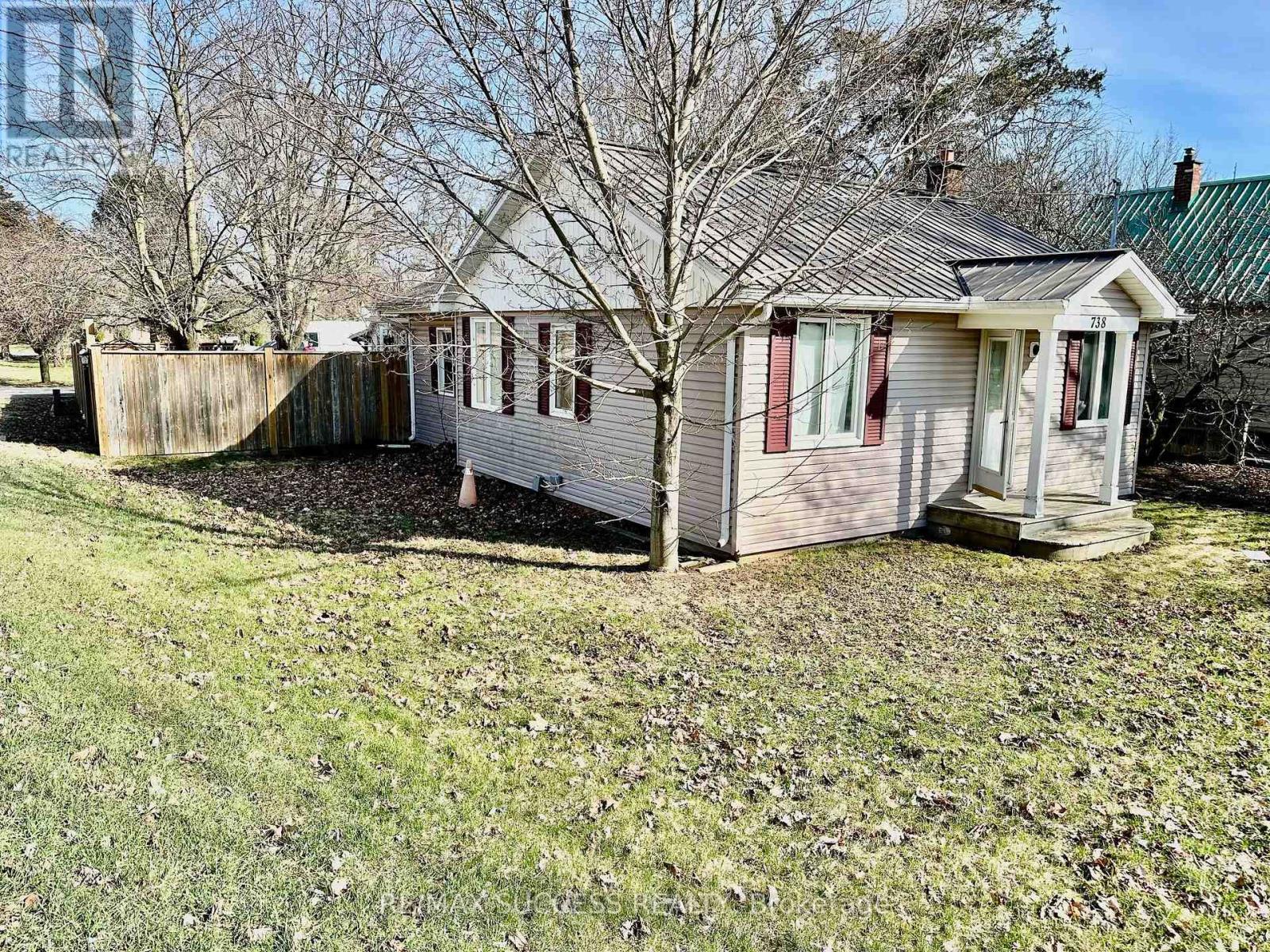 738 Mount Pleasant Road, Brant, ON - Outdoor