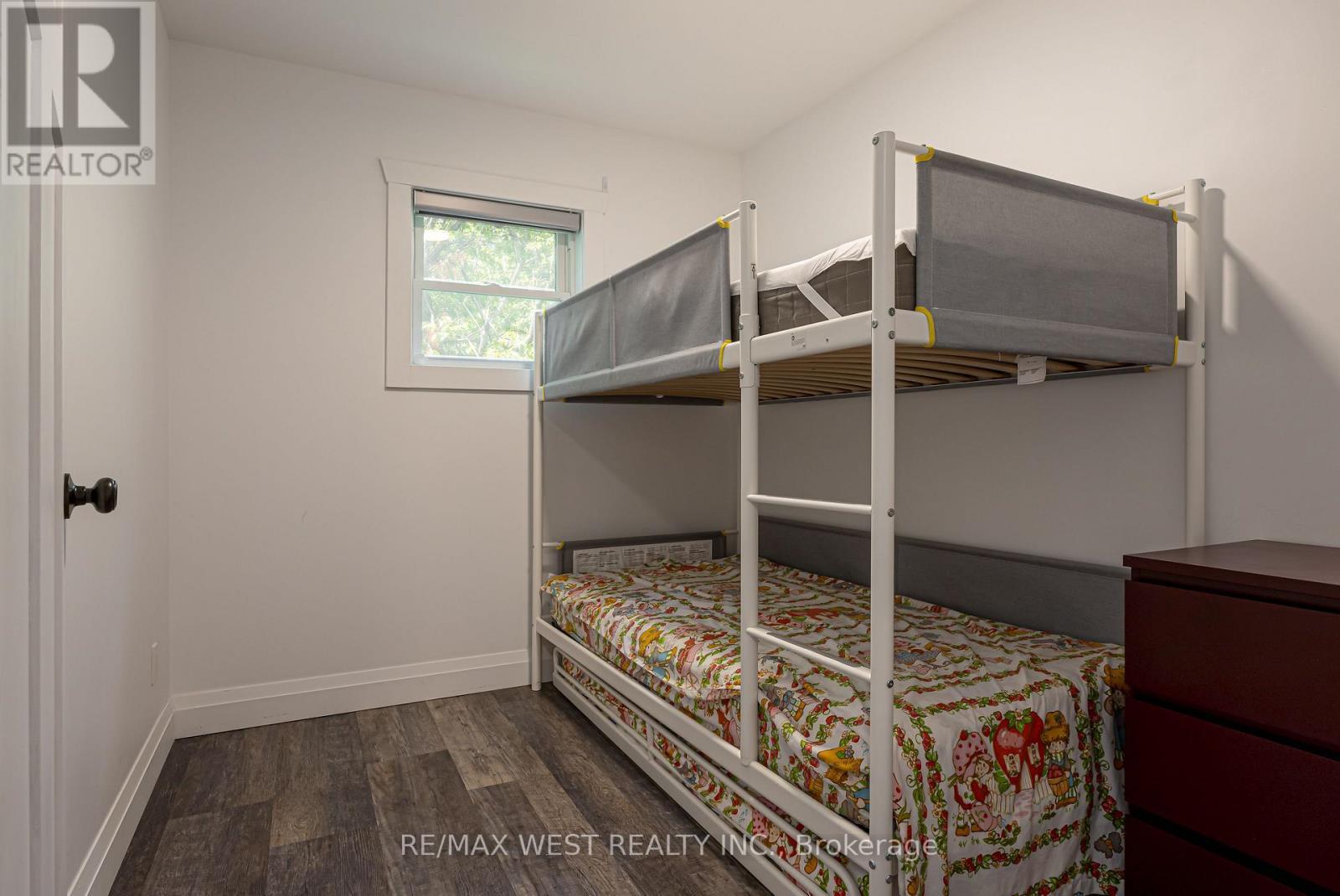 15 Manchester Trail, Kawartha Lakes, ON - Indoor Photo Showing Bedroom