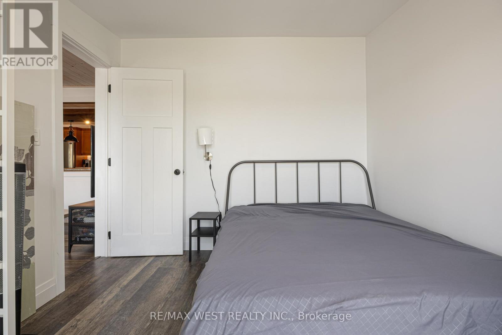 15 Manchester Trail, Kawartha Lakes, ON - Indoor Photo Showing Bedroom