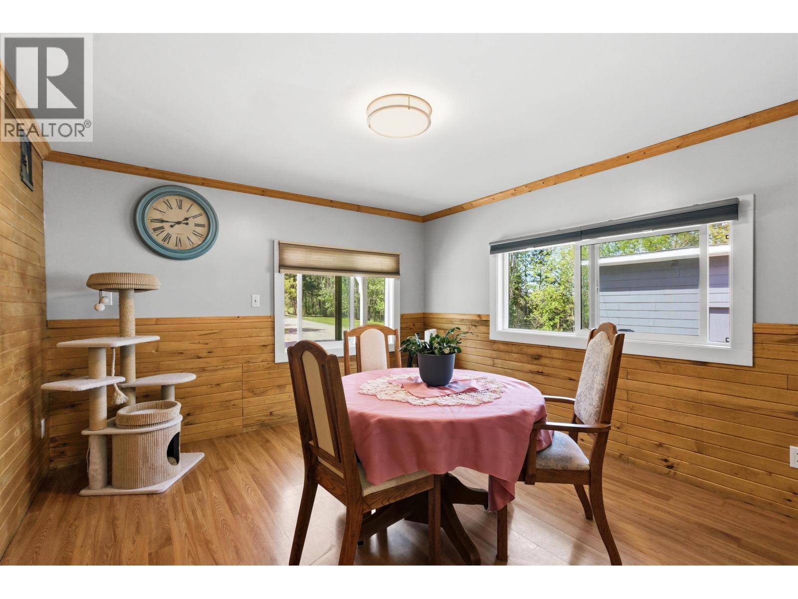 1824 Dog Creek Road, Williams Lake, BC - Indoor Photo Showing Dining Room