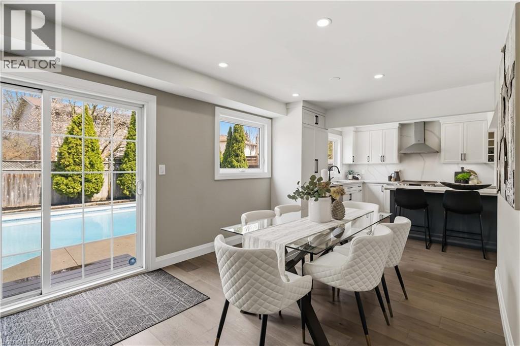 2485 Woburn Crescent, Oakville, ON - Indoor Photo Showing Dining Room