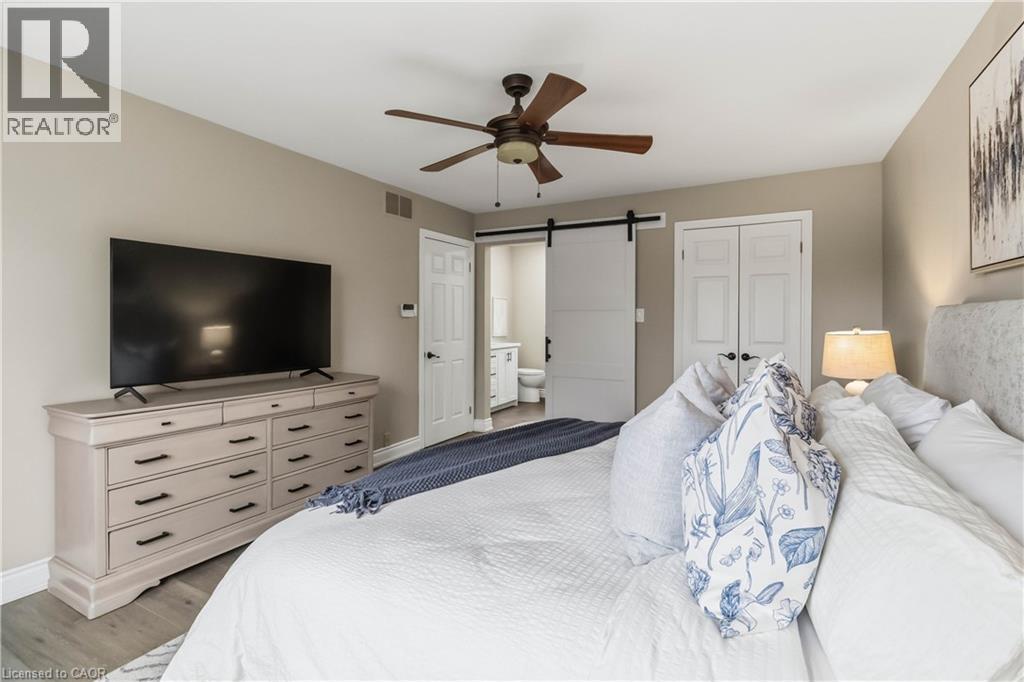 2485 Woburn Crescent, Oakville, ON - Indoor Photo Showing Bedroom