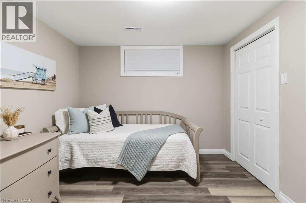 2485 Woburn Crescent, Oakville, ON - Indoor Photo Showing Bedroom
