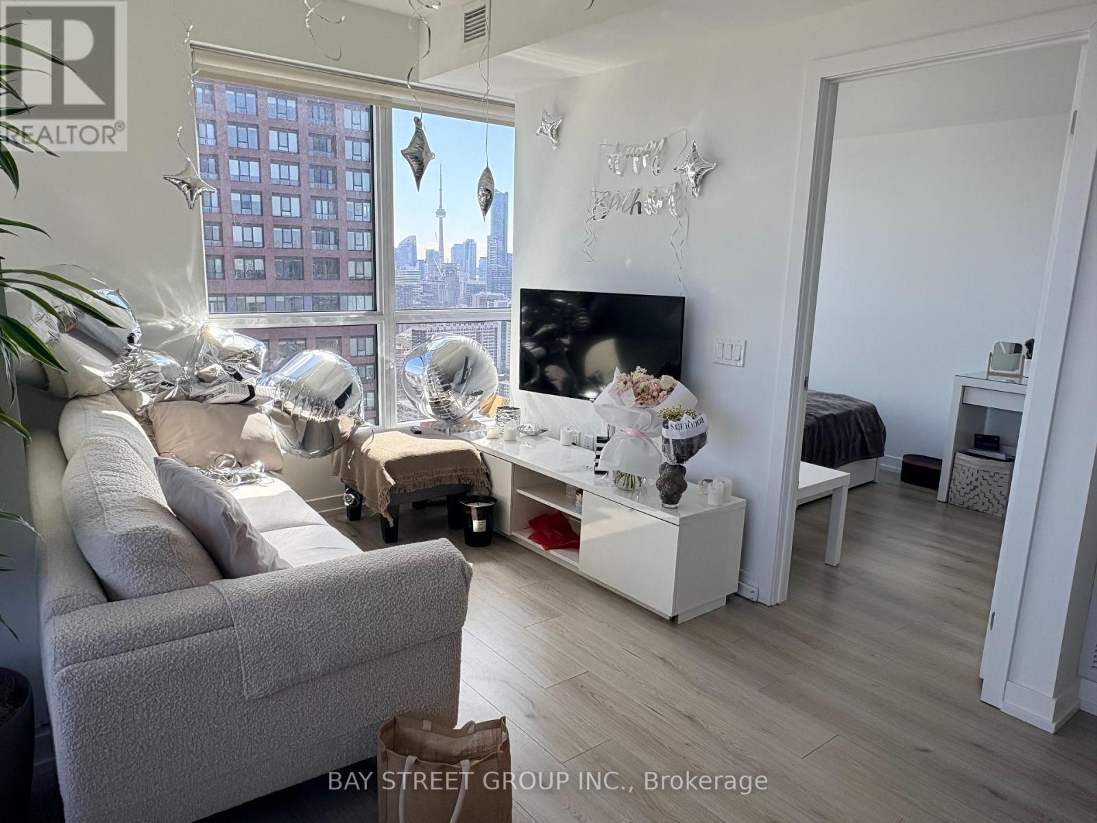 4010 - 395 Bloor Street E, Toronto, ON - Indoor Photo Showing Living Room With Fireplace