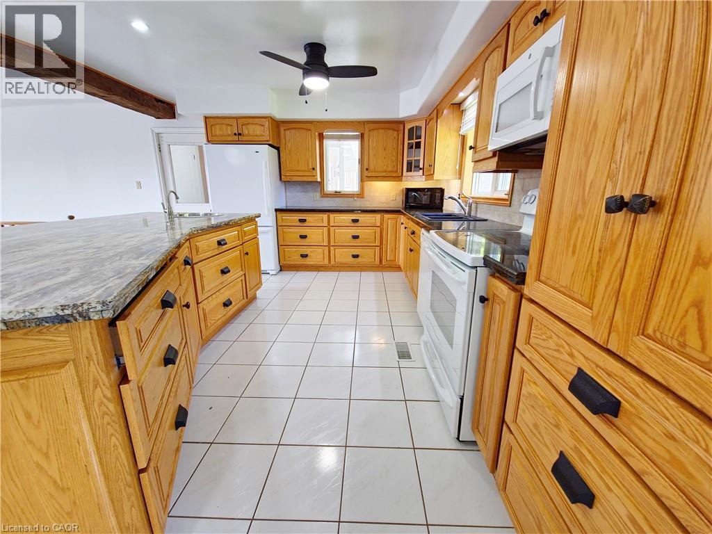 17 Cemetery Road, Norfolk County, ON - Indoor Photo Showing Kitchen