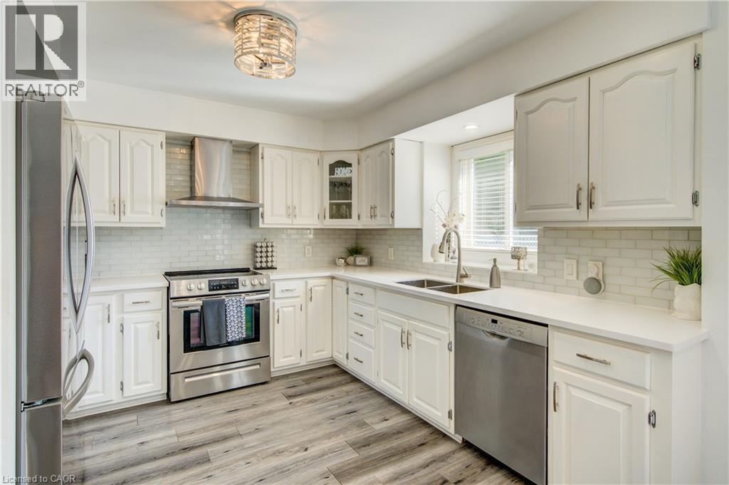 102 Allen Street, Tillsonburg, ON - Indoor Photo Showing Kitchen With Double Sink