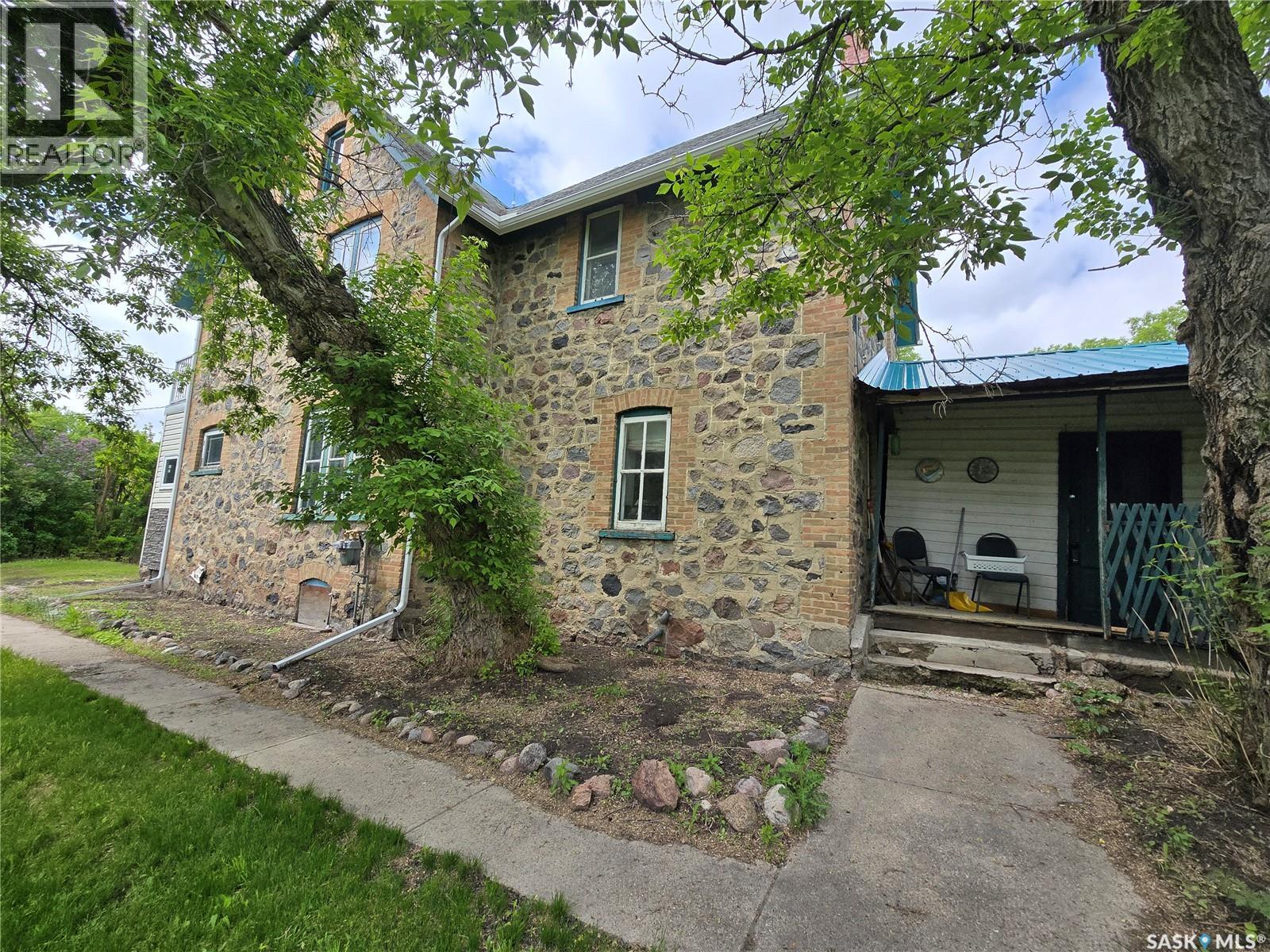 934 Main Street, Broadview, SK