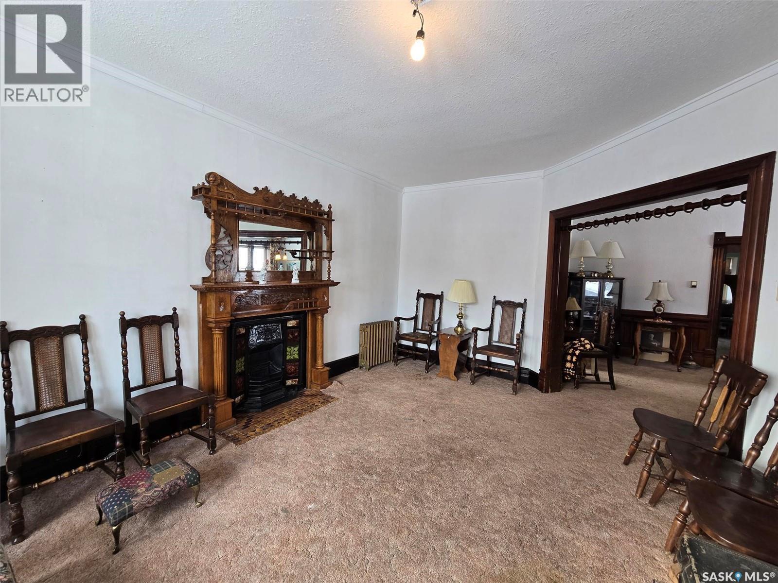 934 Main Street, Broadview, SK