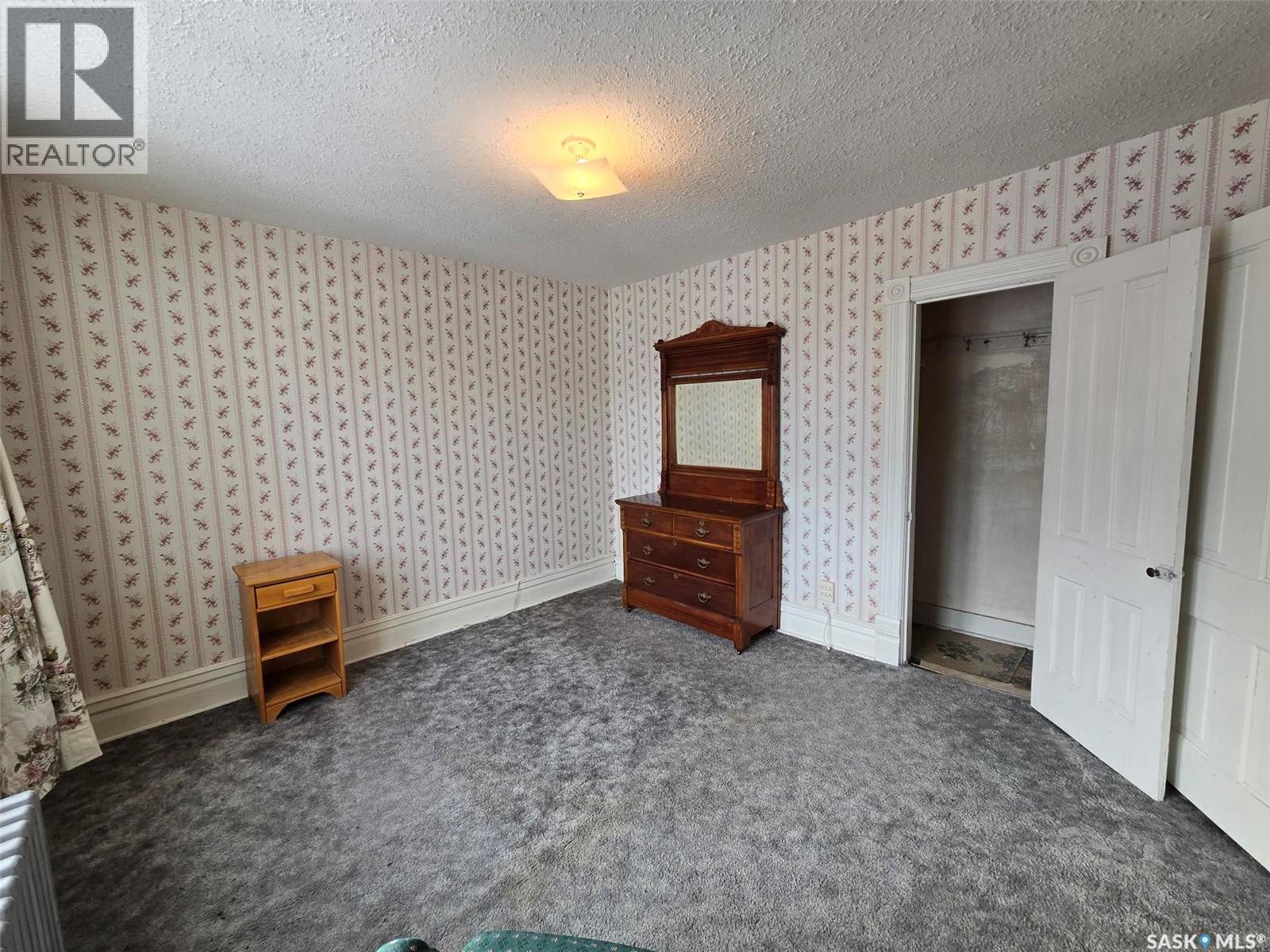 934 Main Street, Broadview, SK