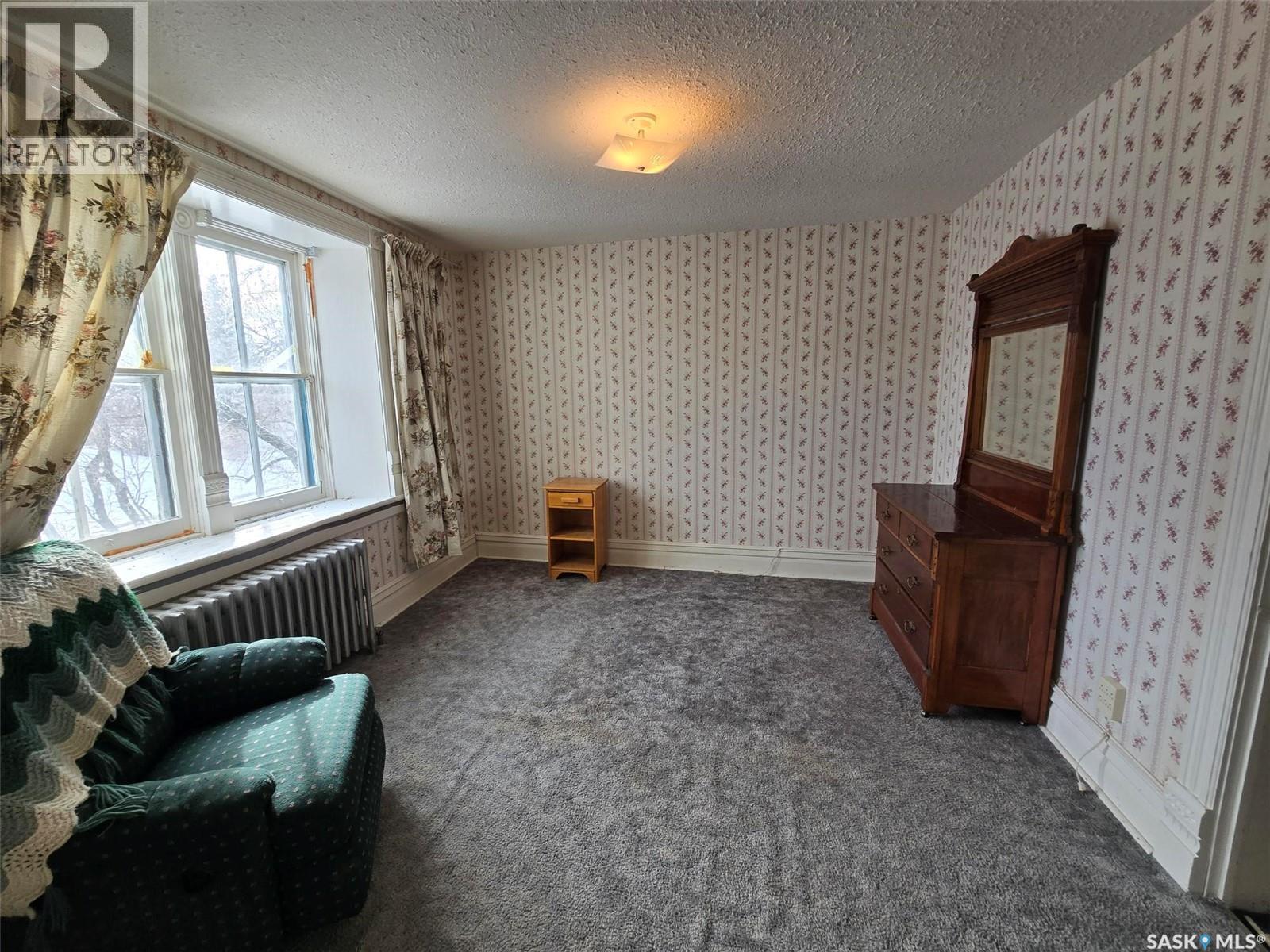 934 Main Street, Broadview, SK