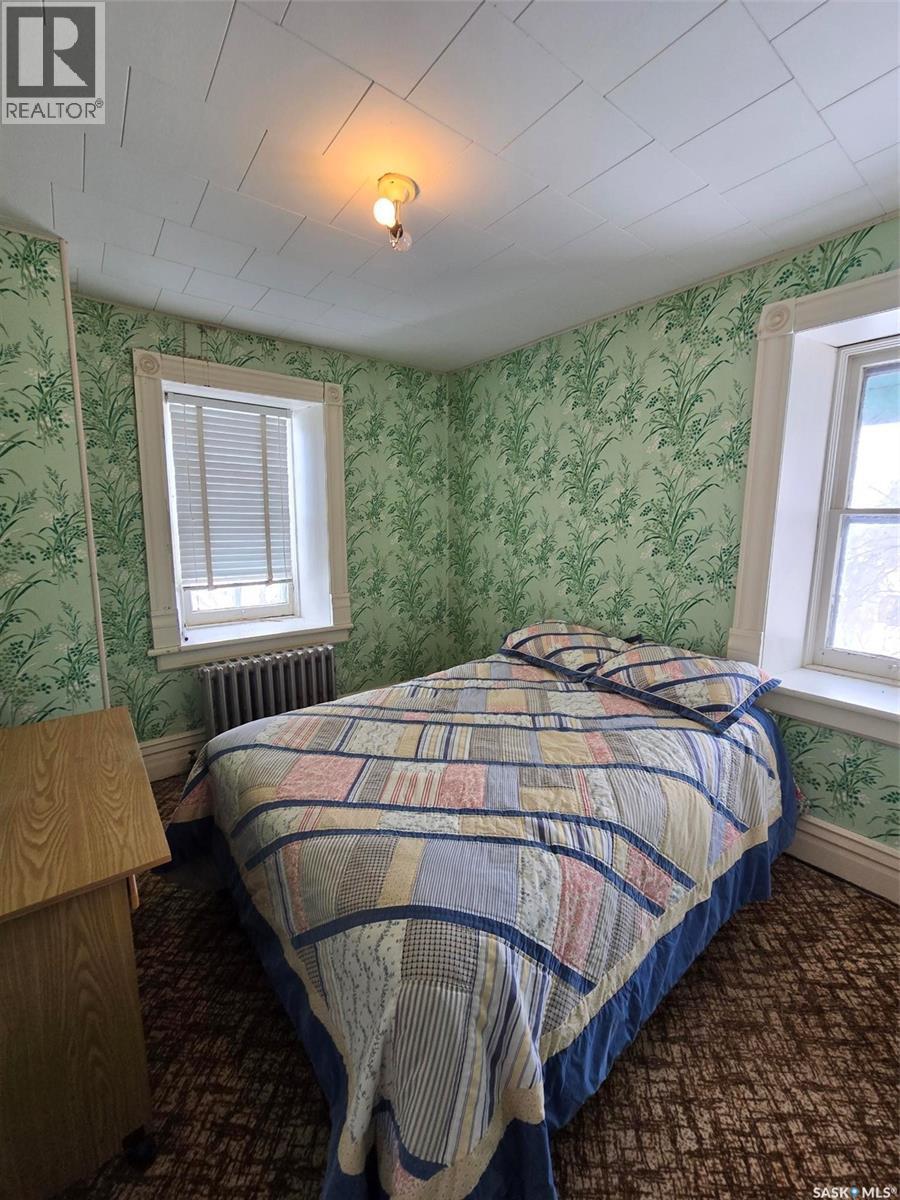 934 Main Street, Broadview, SK