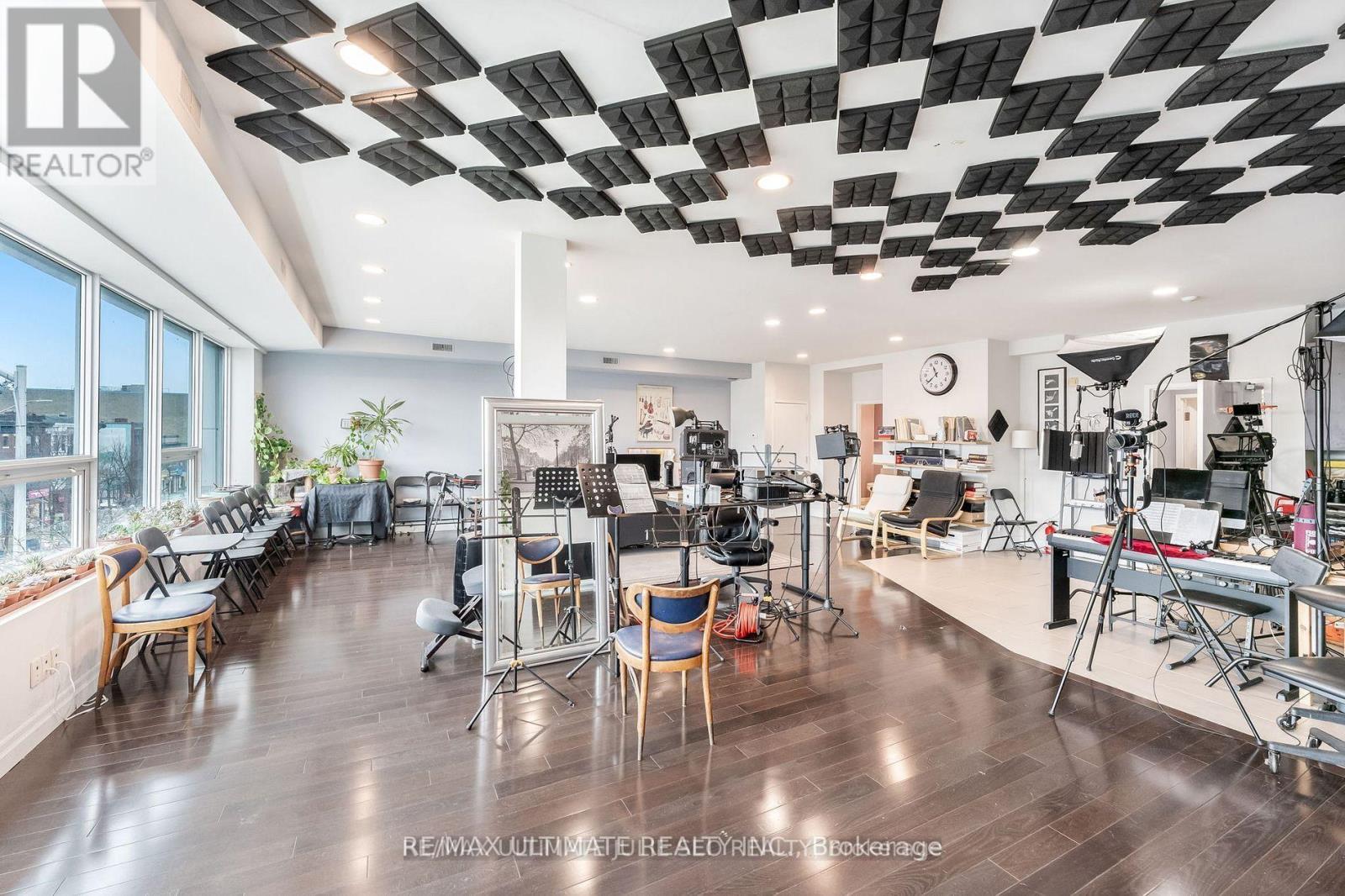 304 Danforth Avenue, Toronto, ON