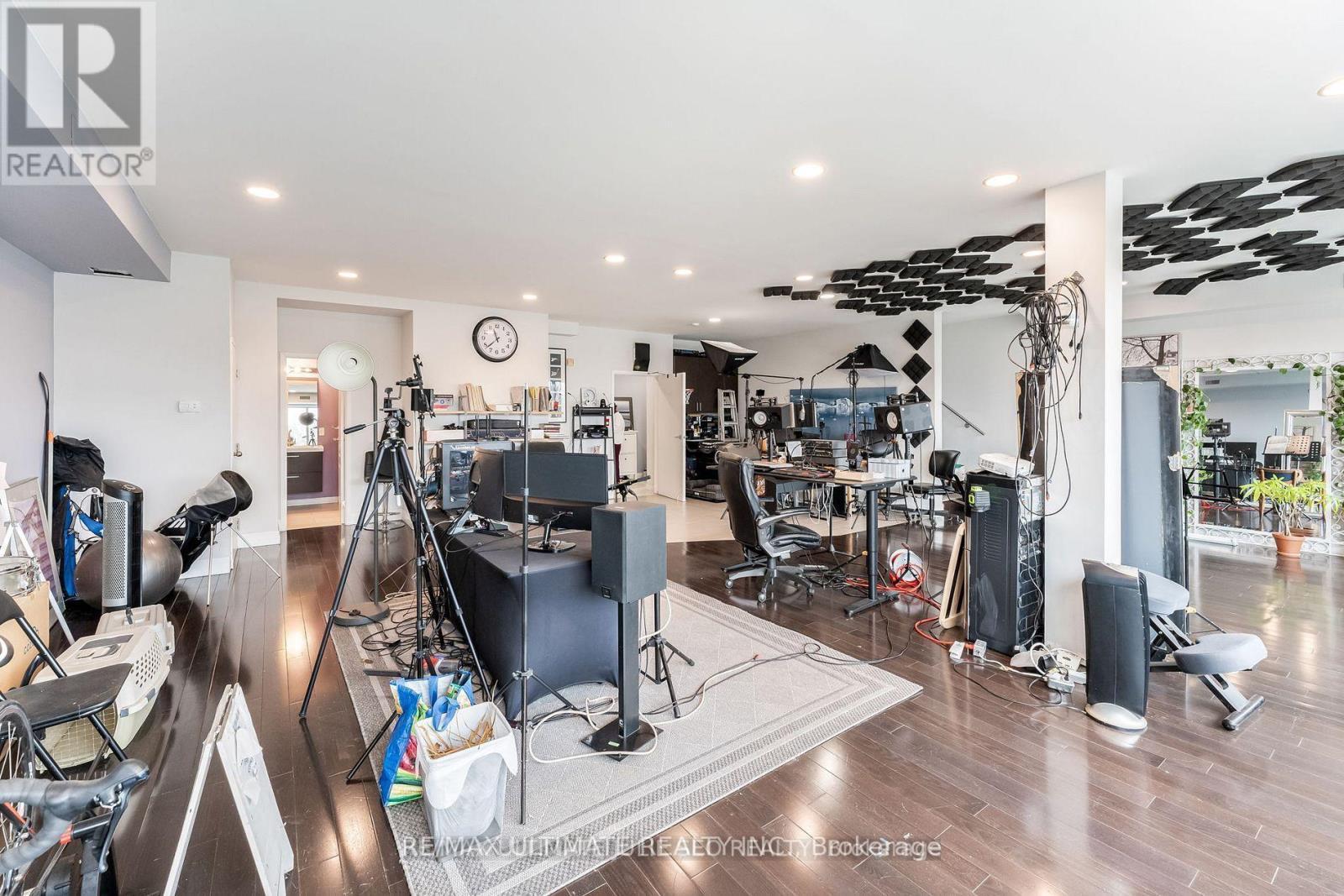 304 Danforth Avenue, Toronto, ON