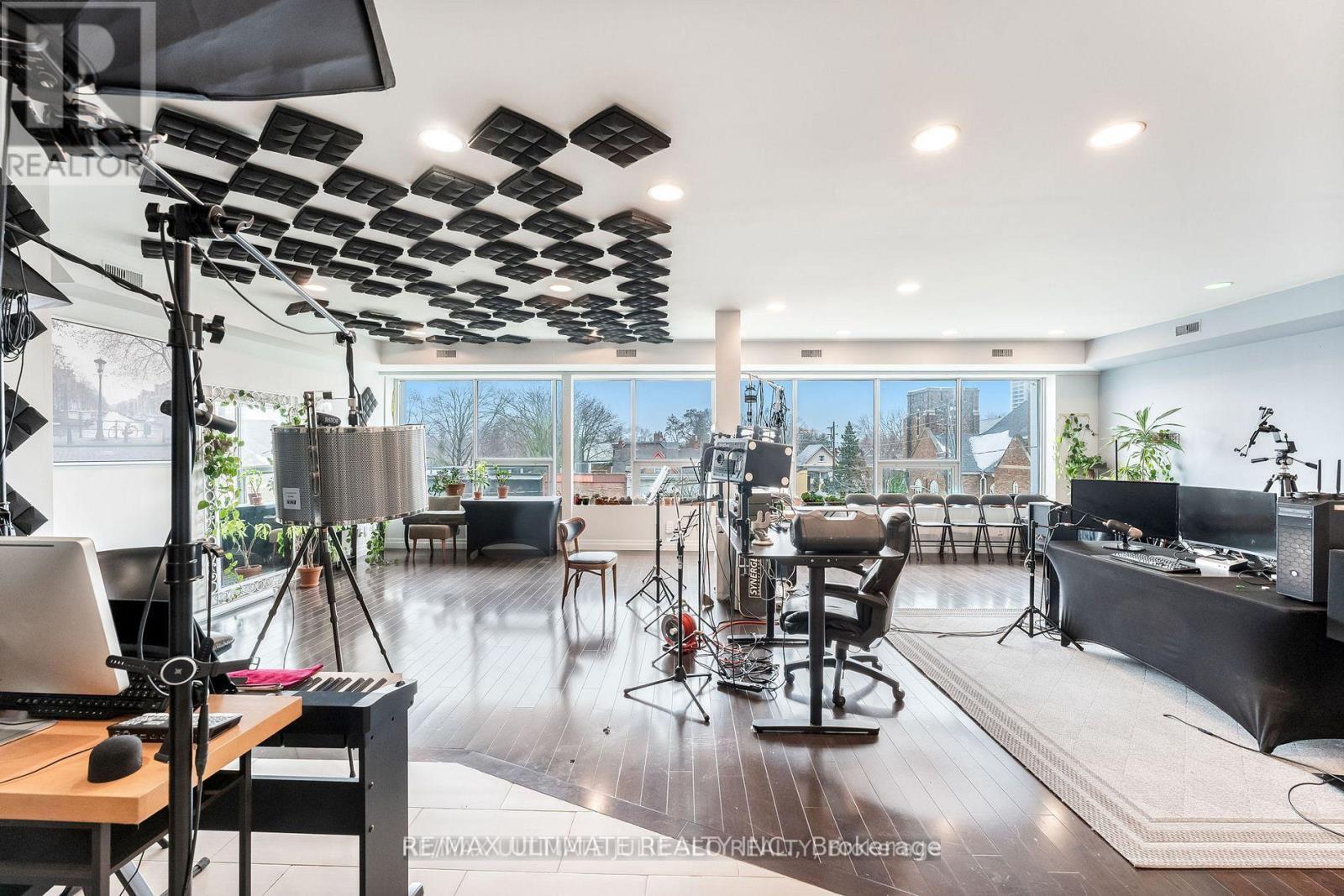 304 Danforth Avenue, Toronto, ON