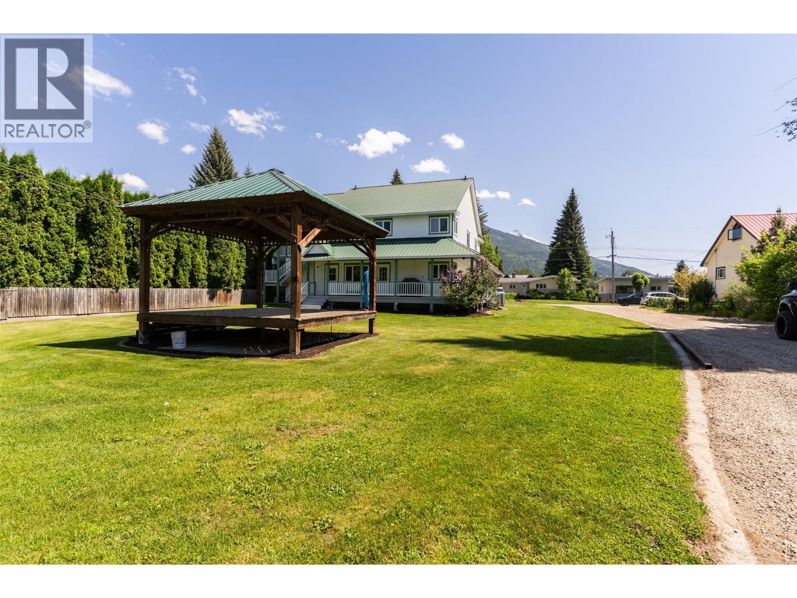 Gazebo in back yard - 701 Edward Street, Revelstoke, BC