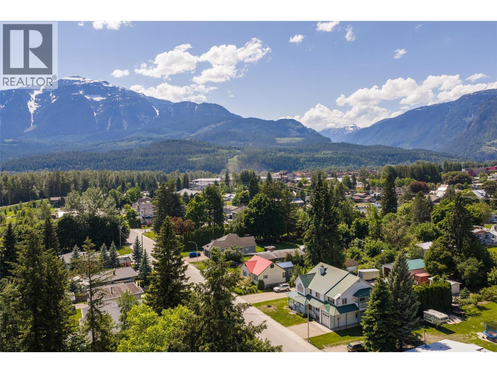 701 Edward Street, Revelstoke, BC
