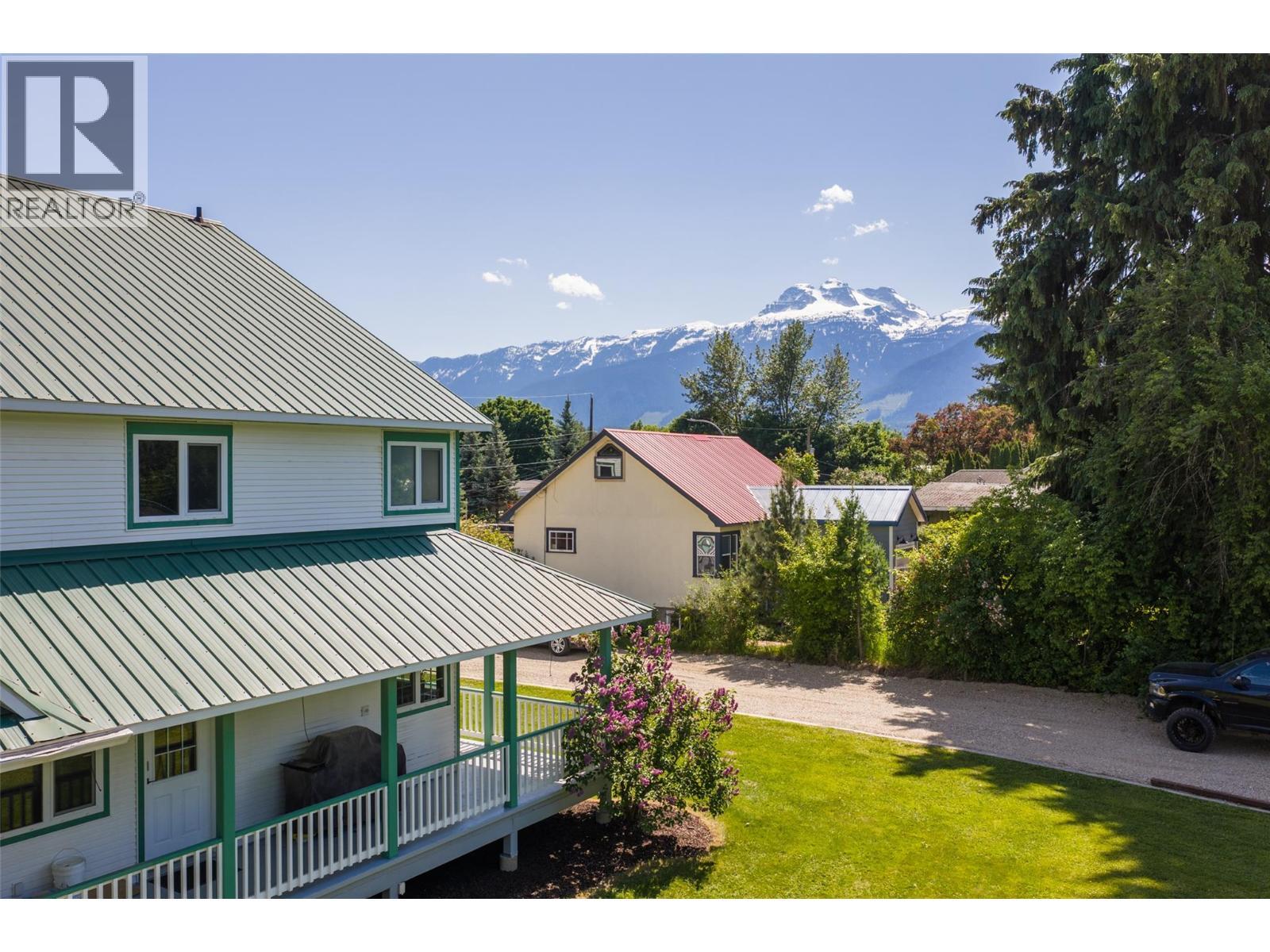701 Edward Street, Revelstoke, BC