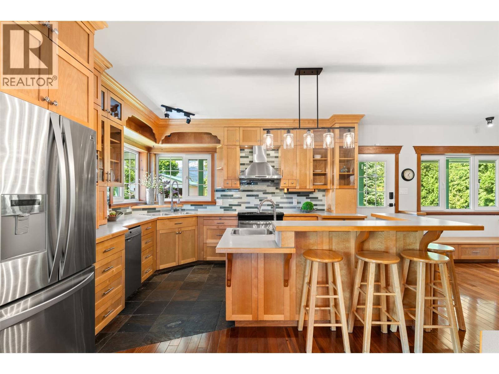 Stainless Steel applainces - 701 Edward Street, Revelstoke, BC
