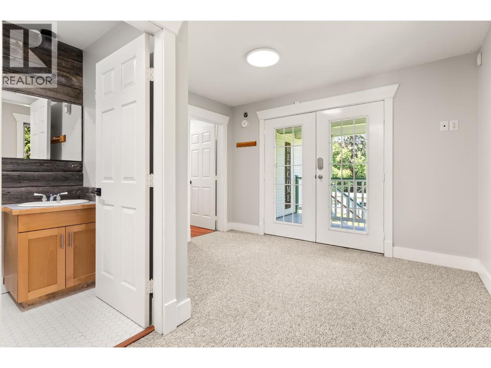 Suite - 701 Edward Street, Revelstoke, BC