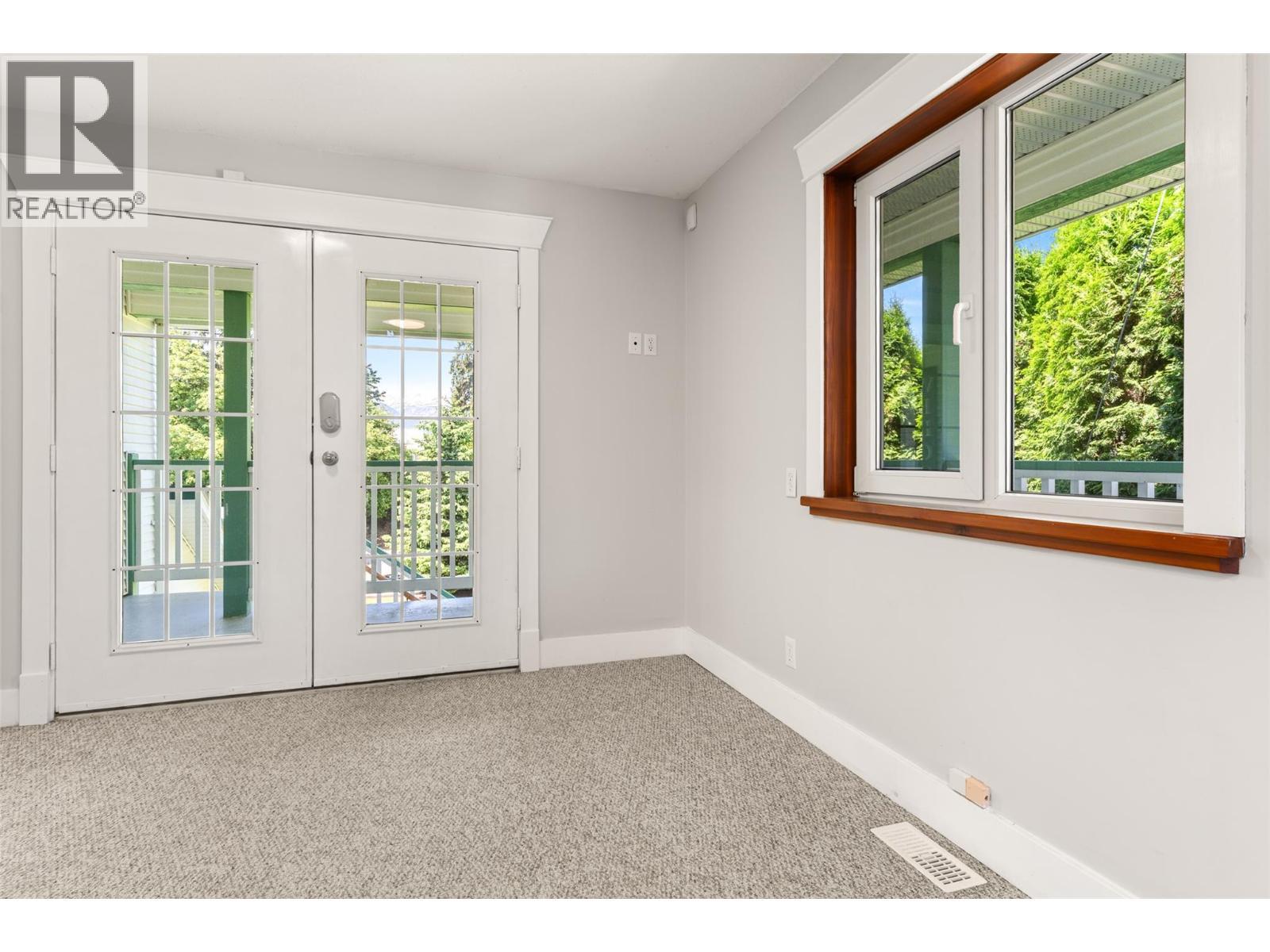 Suite with seperate entrance - 701 Edward Street, Revelstoke, BC