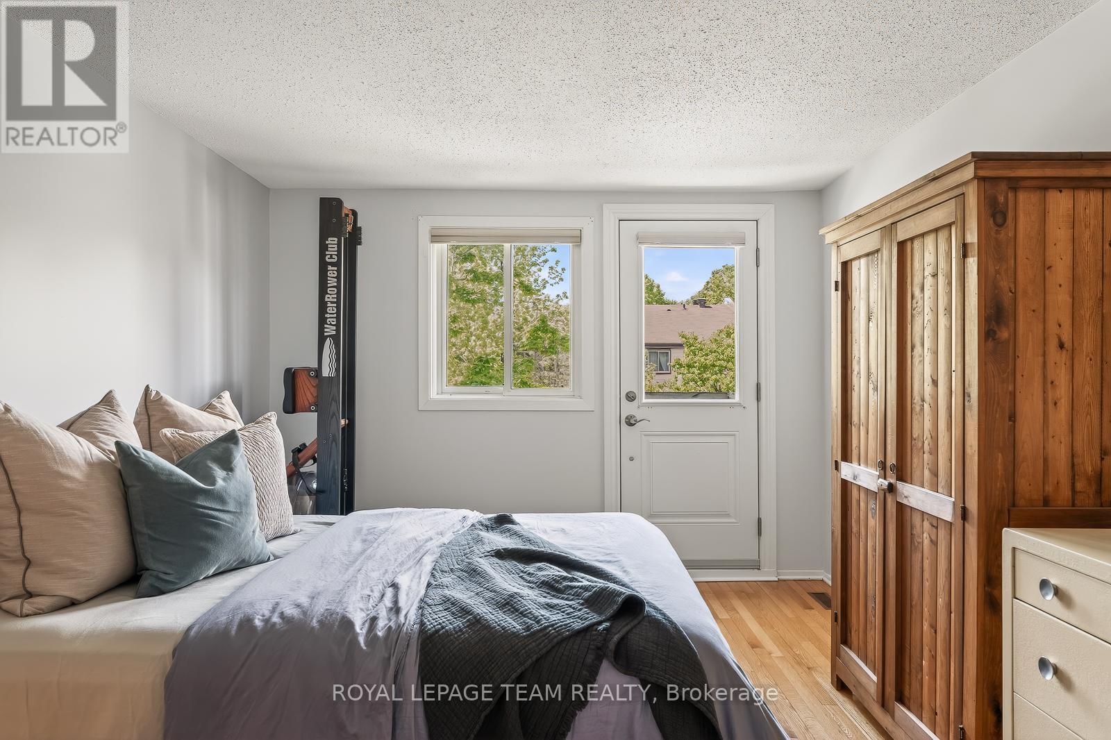 9 - 402 Montfort Street, Ottawa, ON - Indoor Photo Showing Bedroom