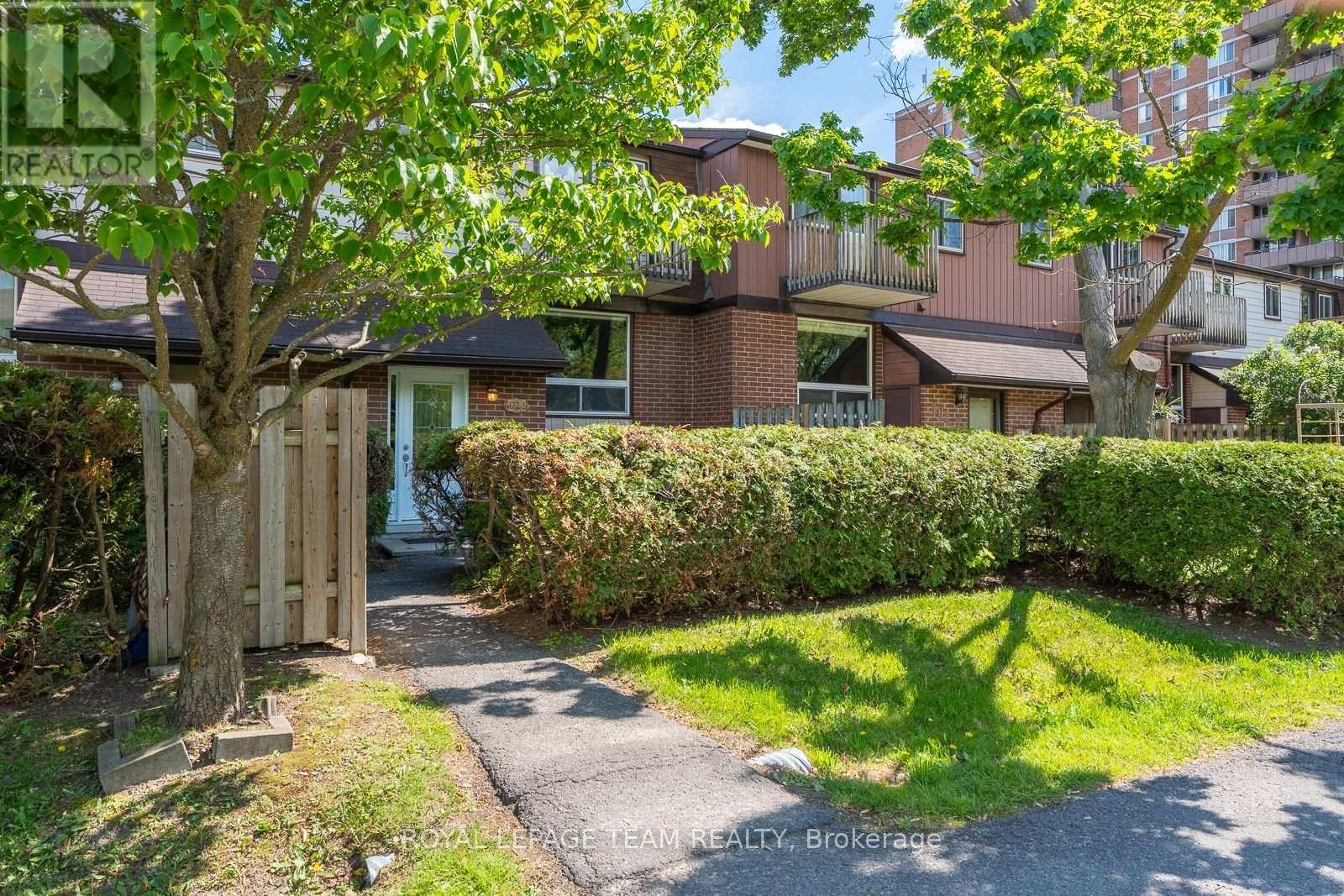 9 - 402 Montfort Street, Ottawa, ON - Outdoor