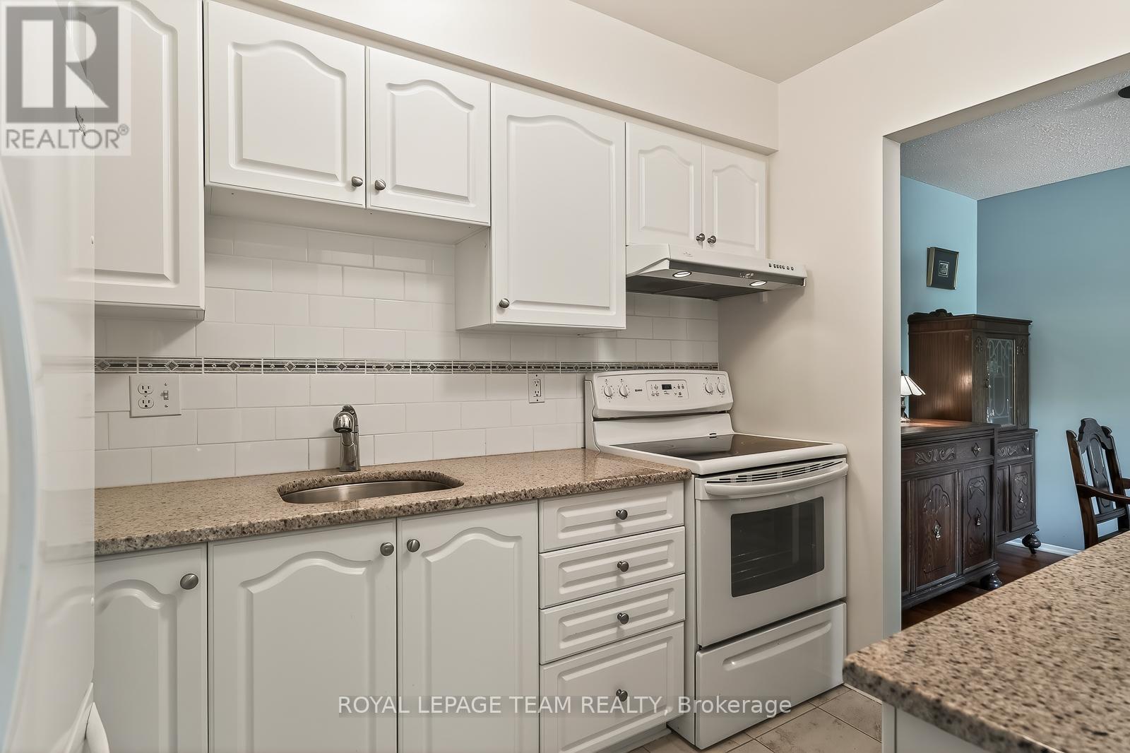 9 - 402 Montfort Street, Ottawa, ON - Indoor Photo Showing Kitchen