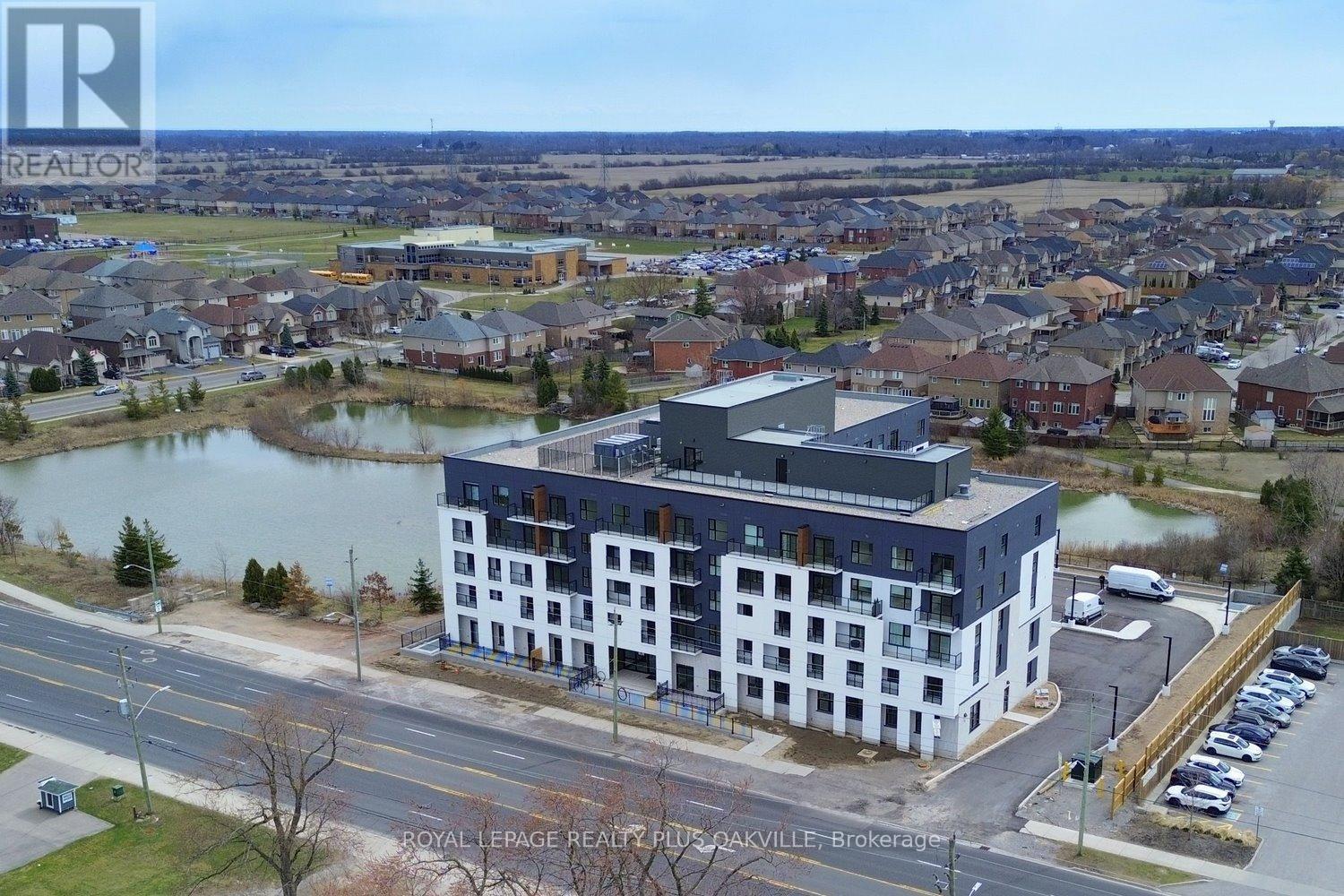 422 - 1936 Rymal Road E, Hamilton, ON - Outdoor With View