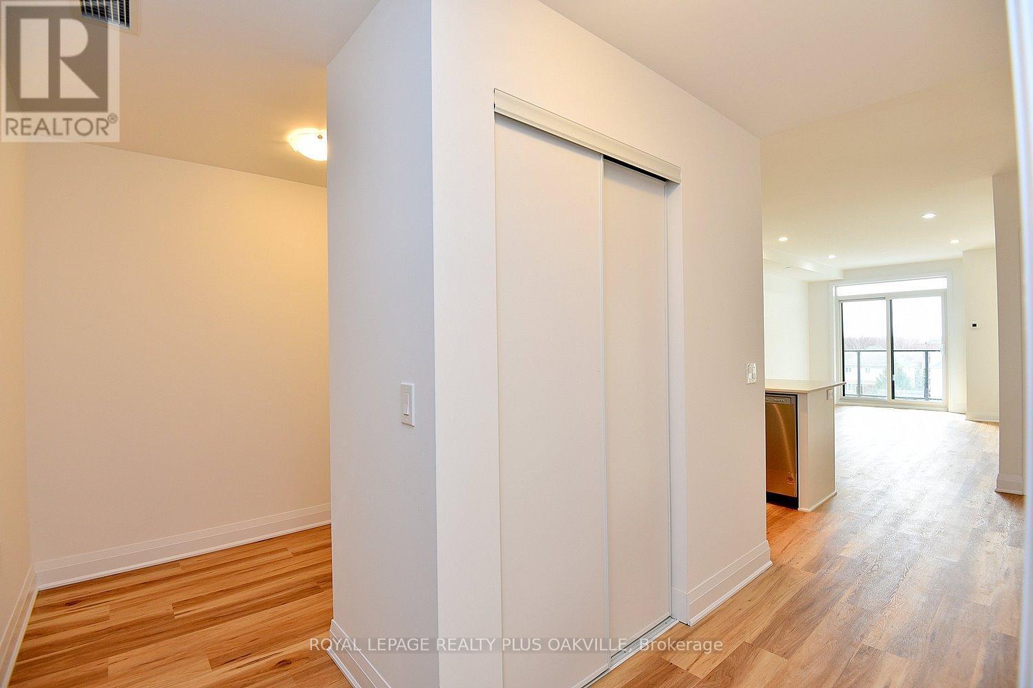 422 - 1936 Rymal Road E, Hamilton, ON - Indoor Photo Showing Other Room