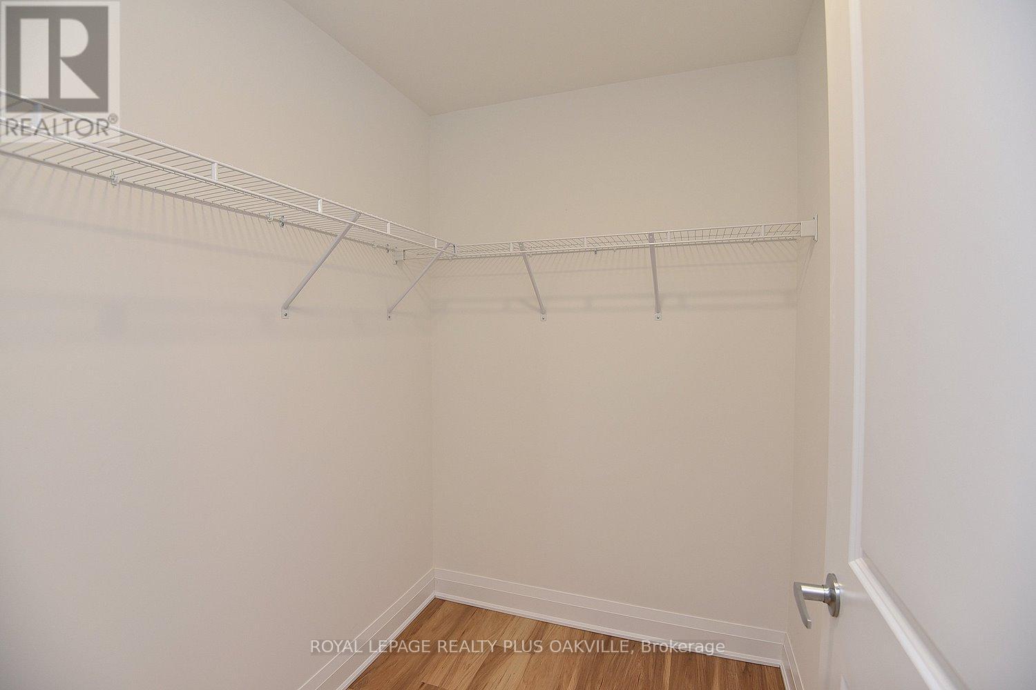 422 - 1936 Rymal Road E, Hamilton, ON - Indoor With Storage