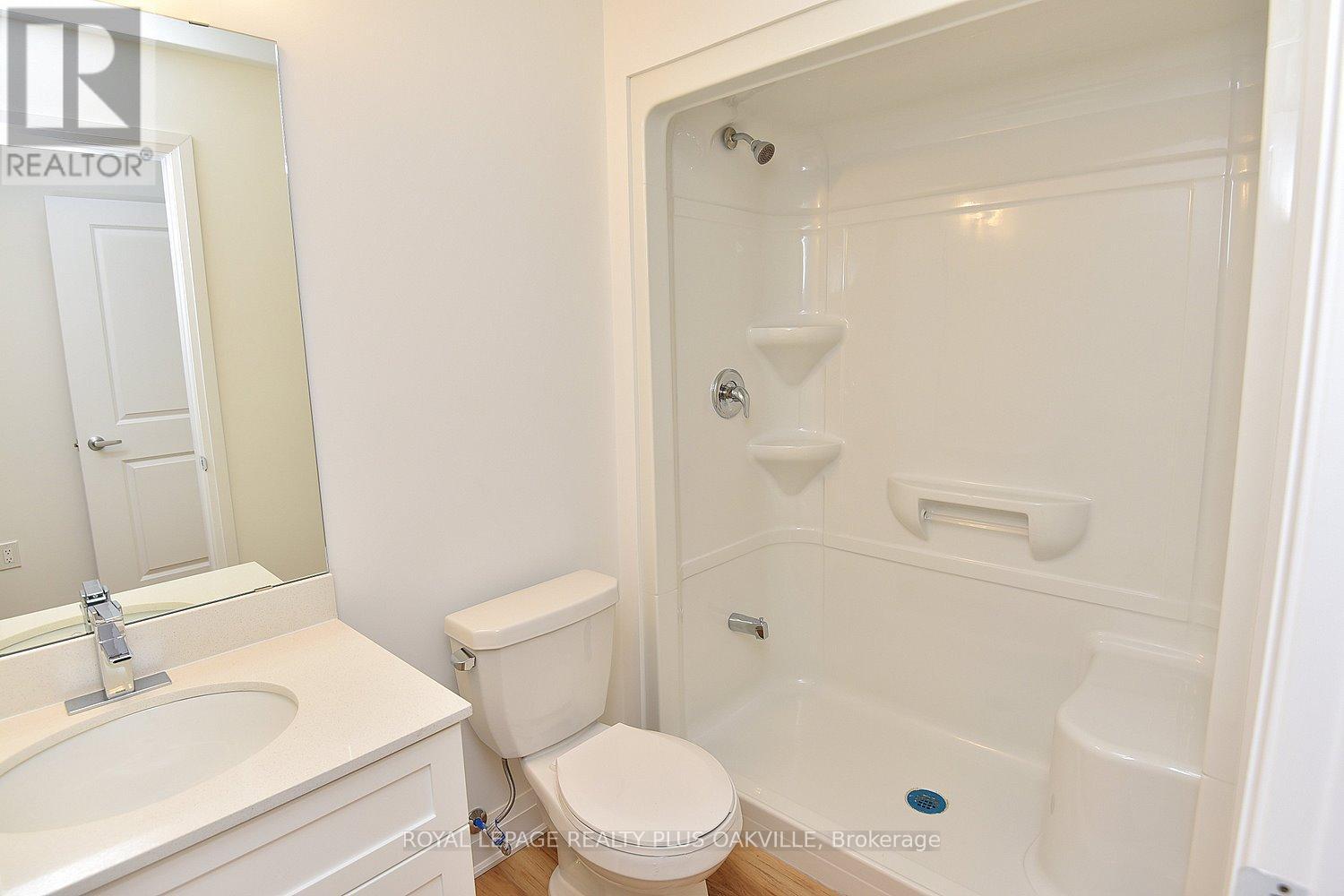 422 - 1936 Rymal Road E, Hamilton, ON - Indoor Photo Showing Bathroom
