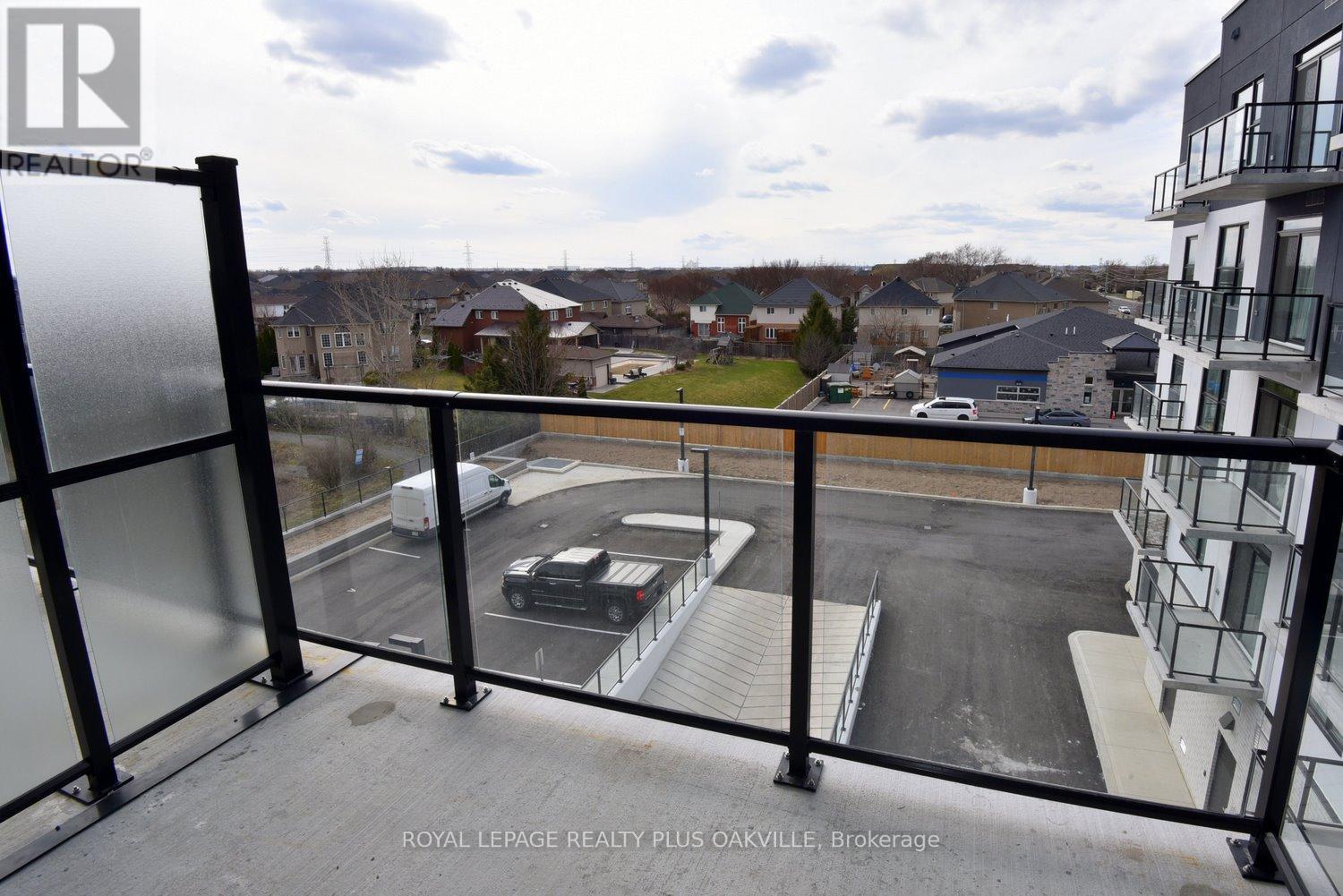422 - 1936 Rymal Road E, Hamilton, ON - Outdoor With Balcony With Exterior