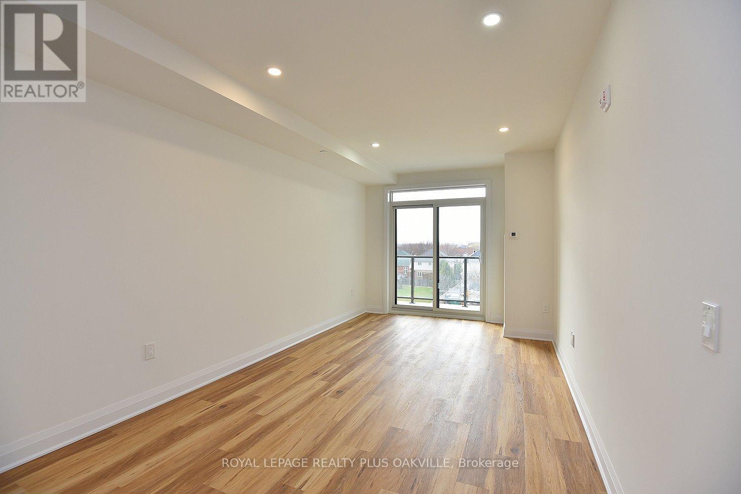 422 - 1936 Rymal Road E, Hamilton, ON - Indoor Photo Showing Other Room