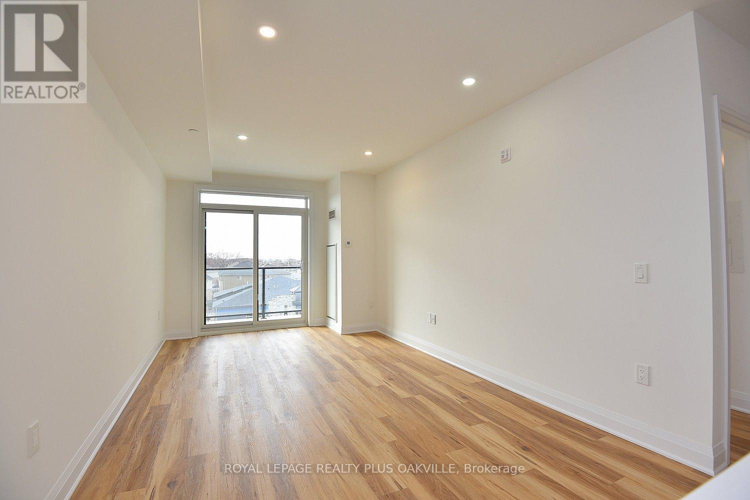 422 - 1936 Rymal Road E, Hamilton, ON - Indoor Photo Showing Other Room