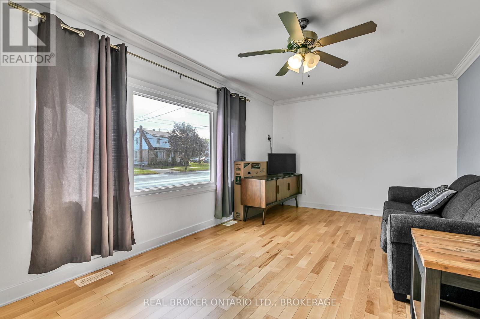 1006 Second Street E, Cornwall, ON - Indoor