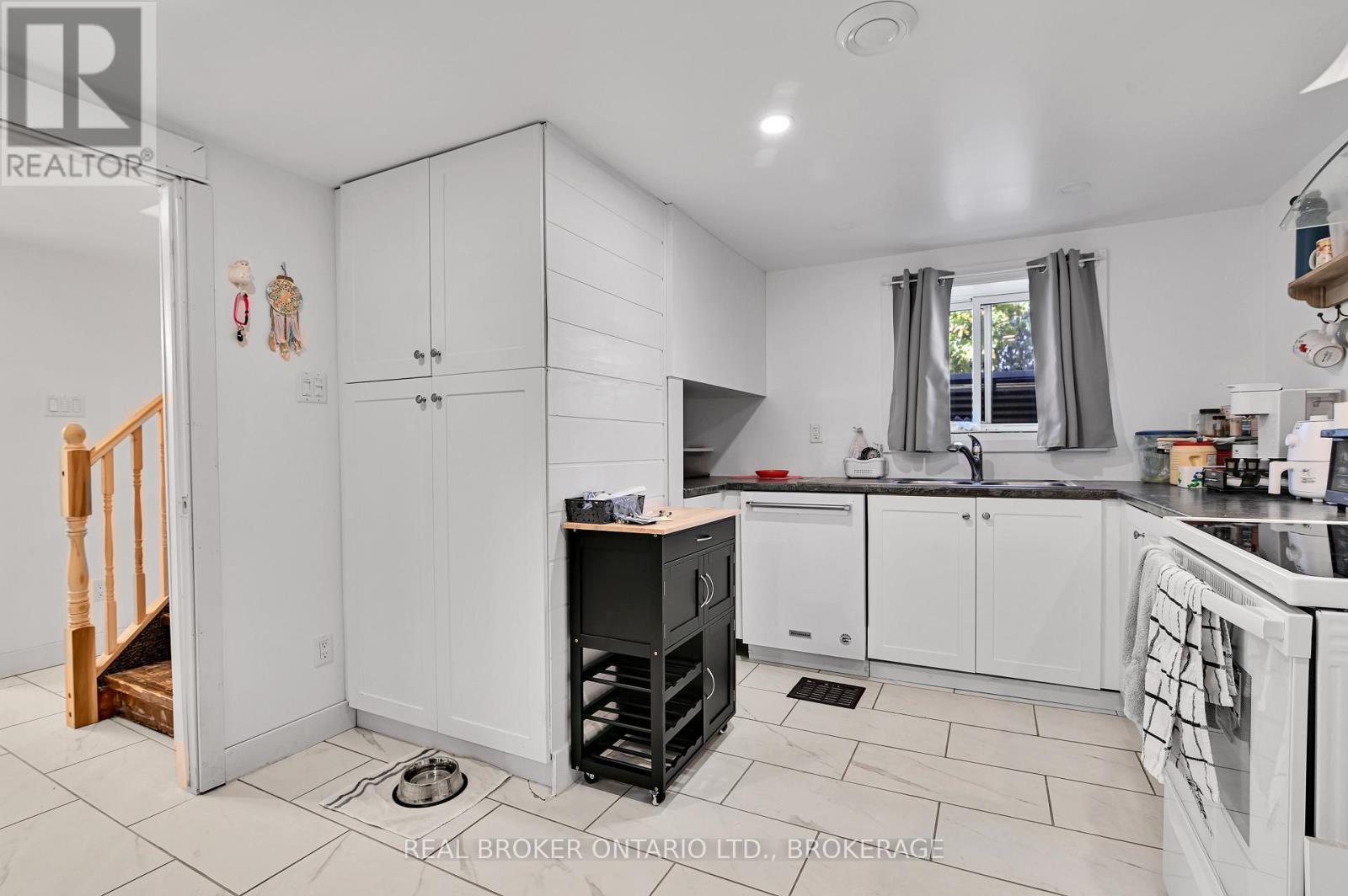 1006 Second Street E, Cornwall, ON - Indoor Photo Showing Kitchen With Double Sink