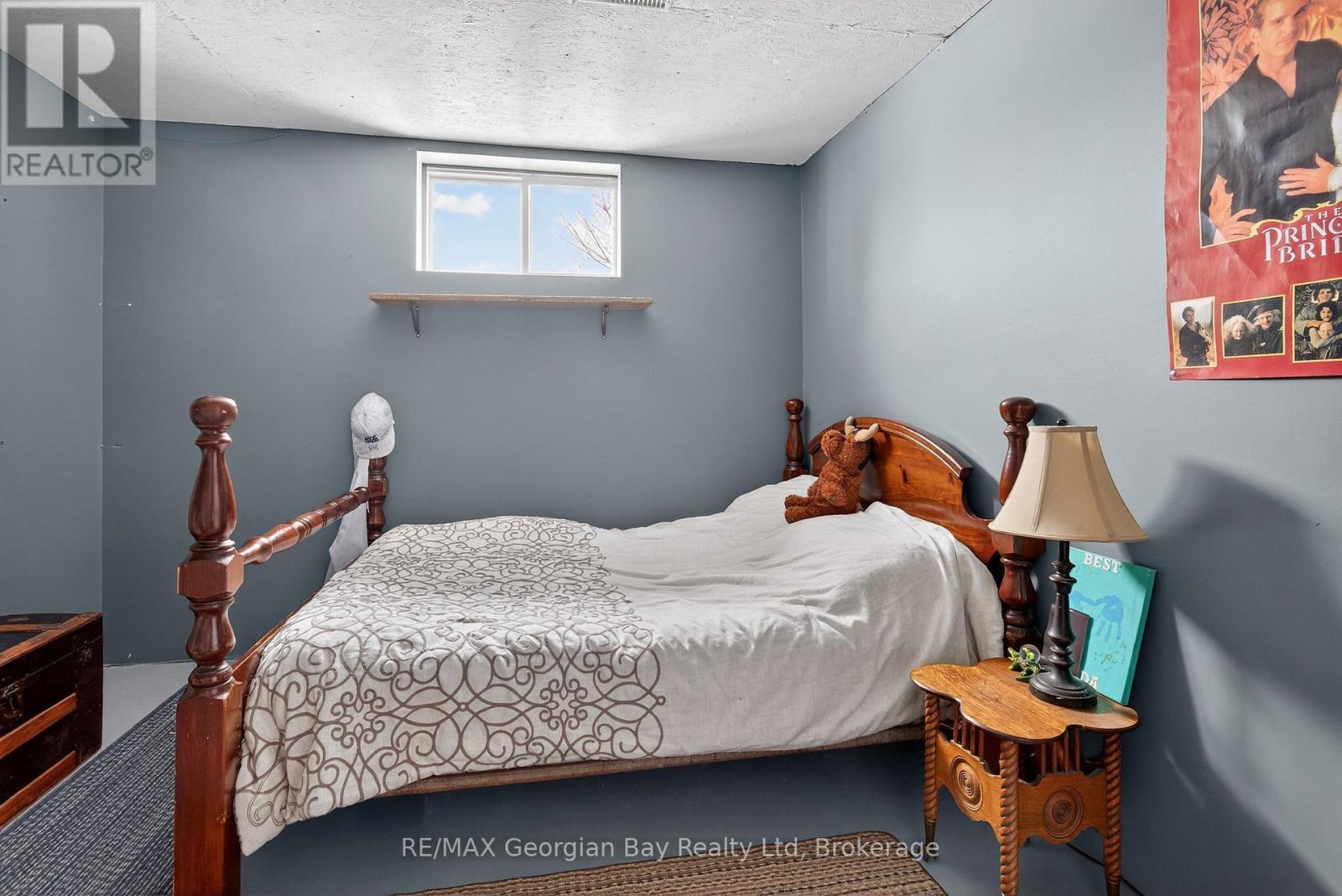 5 Easton Avenue, Tay (Port Mcnicoll), ON - Indoor Photo Showing Bedroom