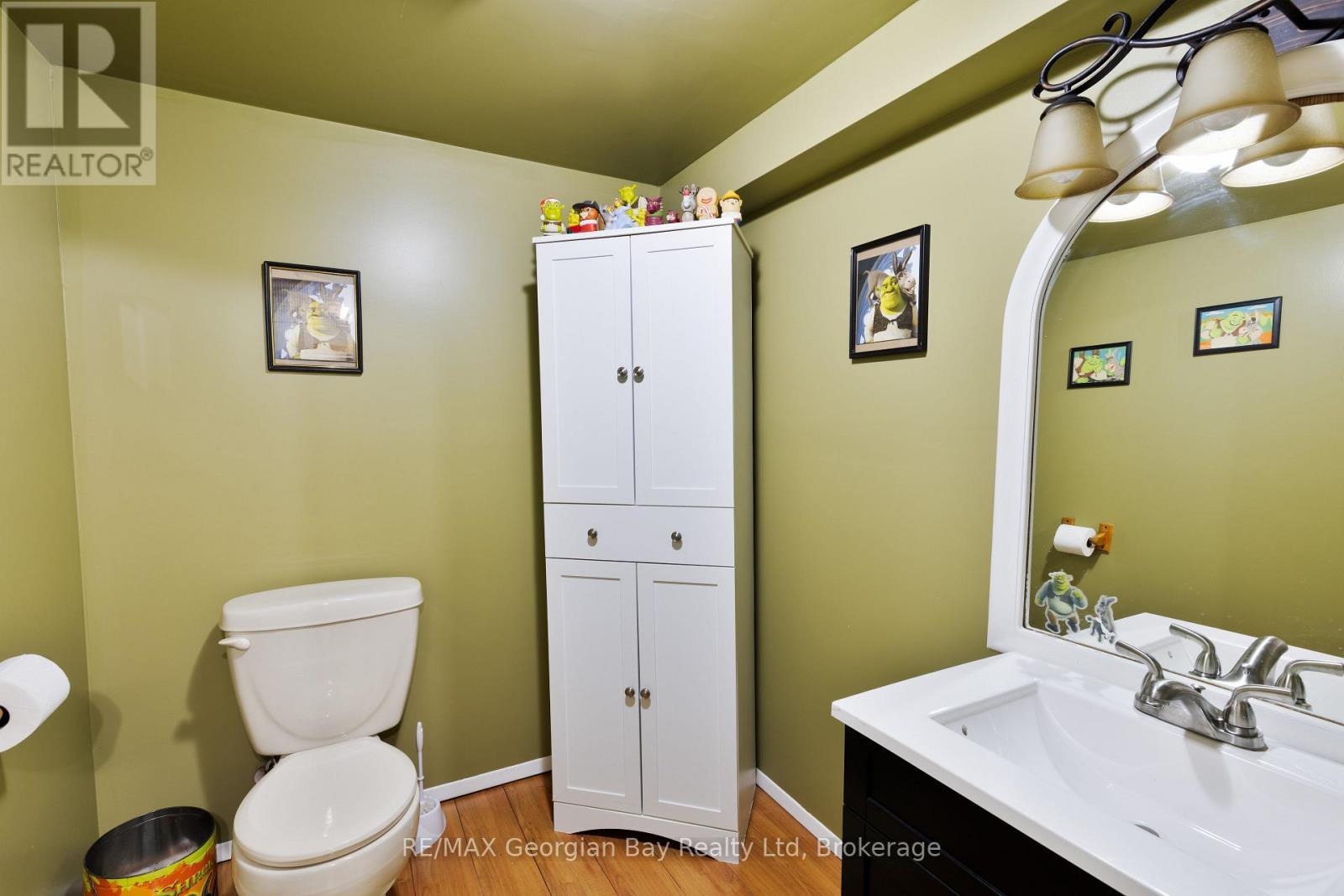 5 Easton Avenue, Tay (Port Mcnicoll), ON - Indoor Photo Showing Bathroom